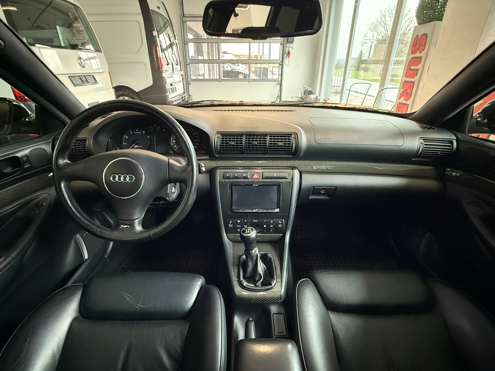 AUDI RS4 Avant quattro-showroom-element-2