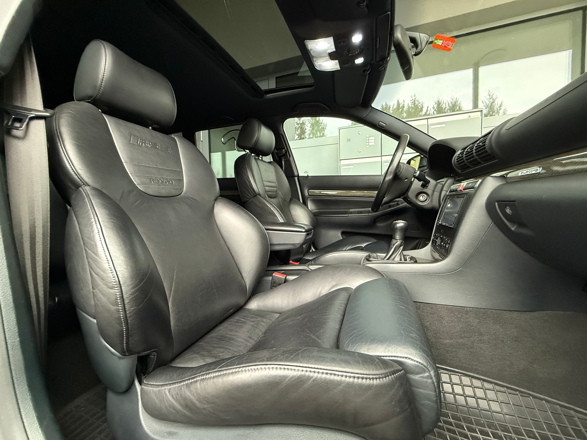 AUDI RS4 Avant quattro-image-17