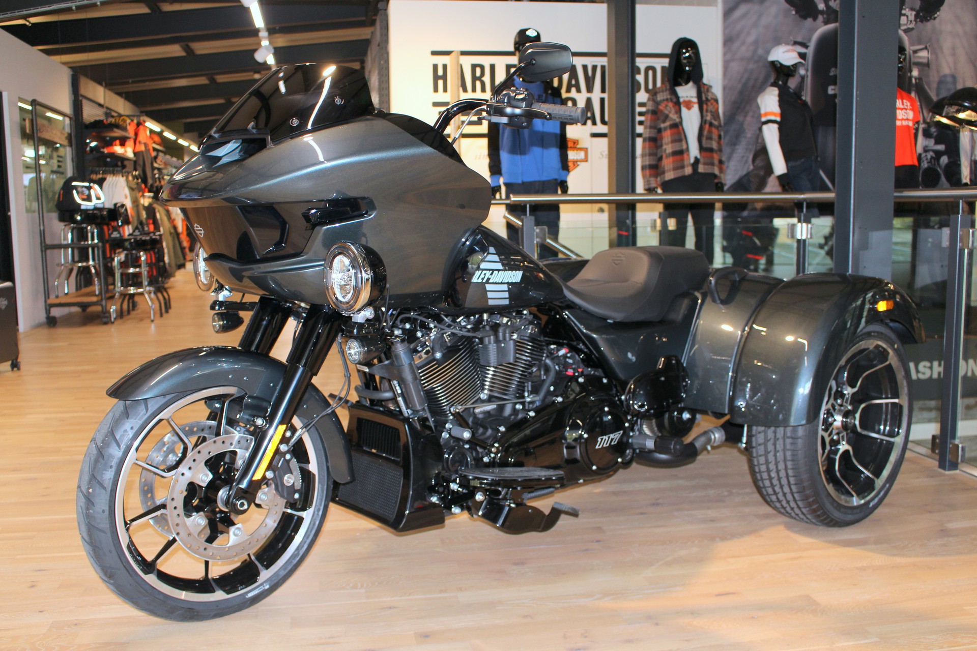 HARLEY-DAVIDSON FLTRT Road Glide 3-image-1
