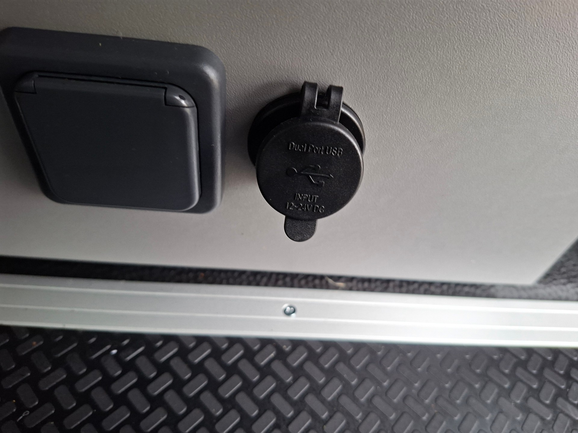 VW T6.1 2.0 TDI MareMonti COMFORT Camper 5Sitze-image-11