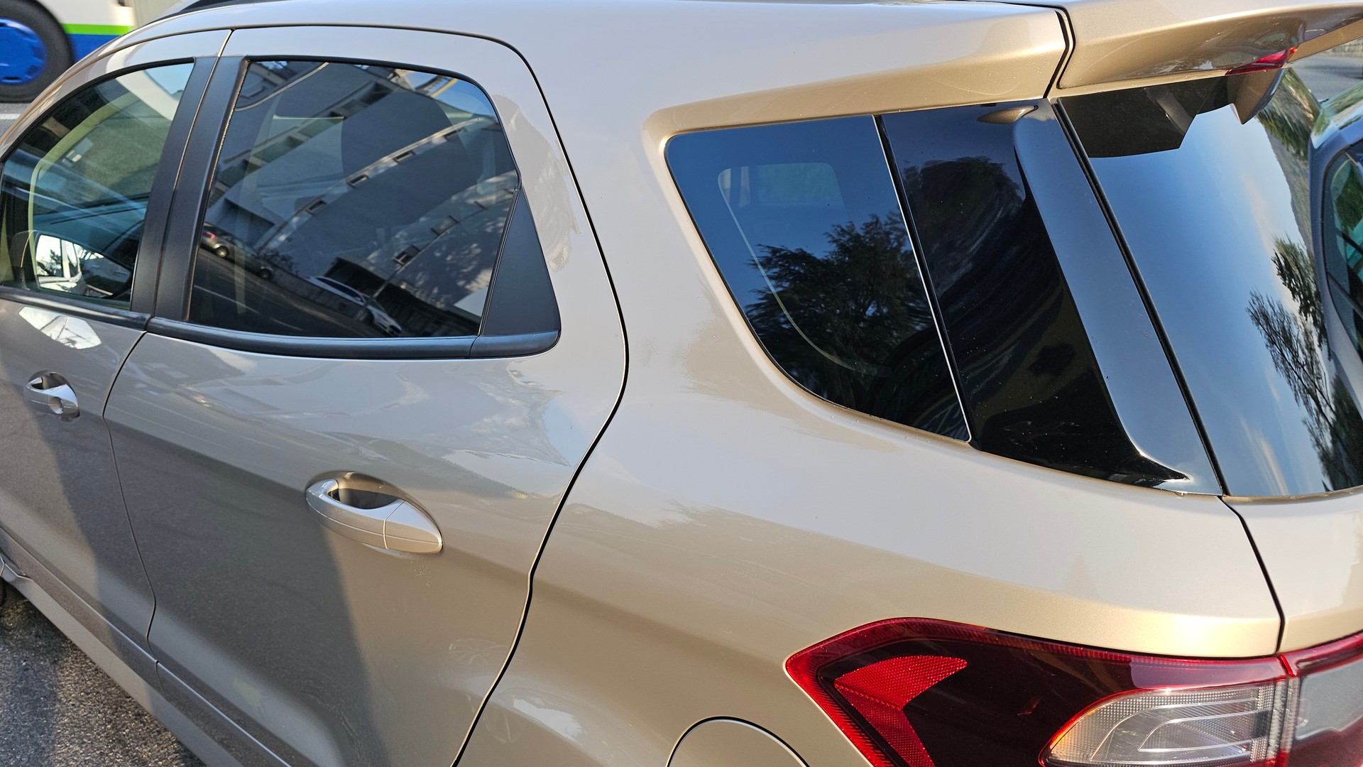 FORD EcoSport 1.0 SCTi ST-Line-image-5