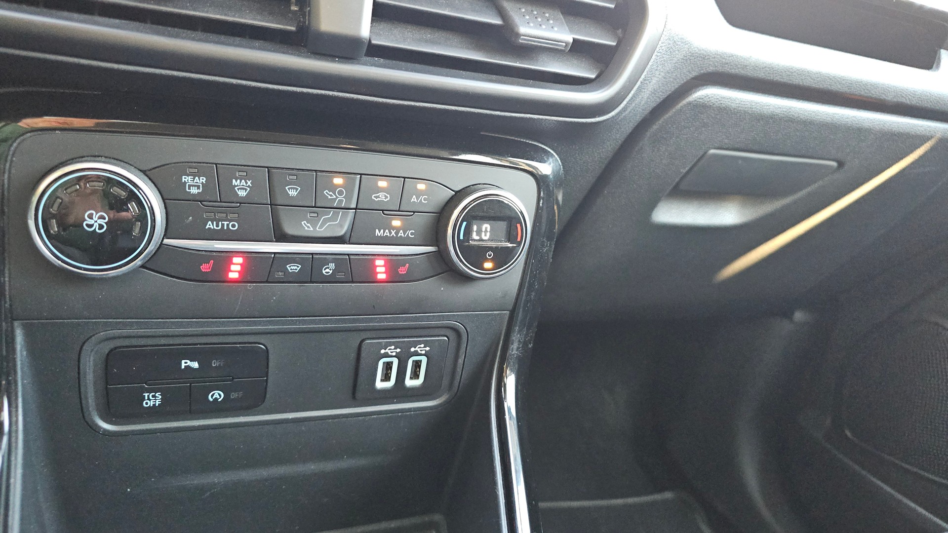 FORD EcoSport 1.0 SCTi ST-Line-image-13