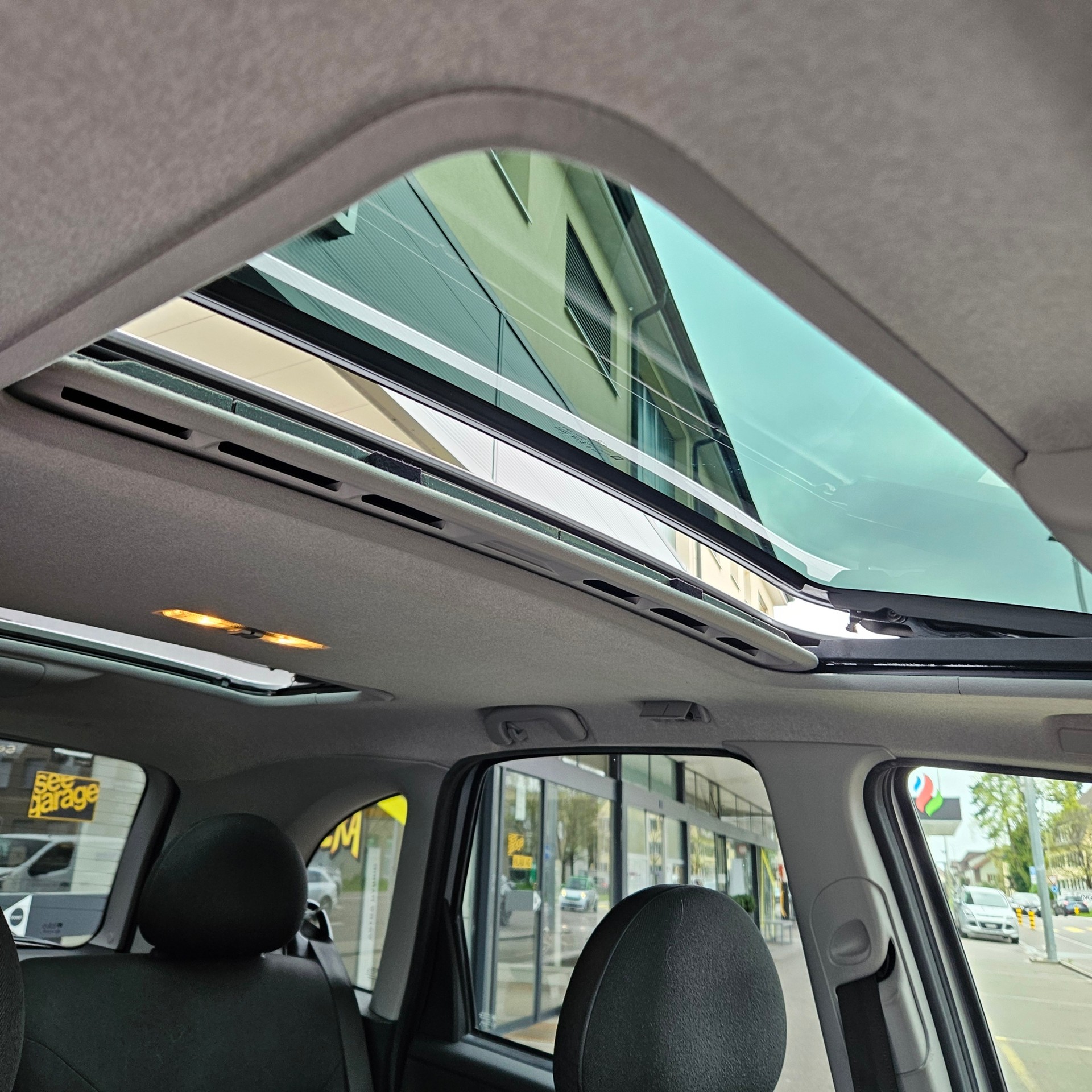 OPEL Meriva 1.8i 16V Cosmo-image-12