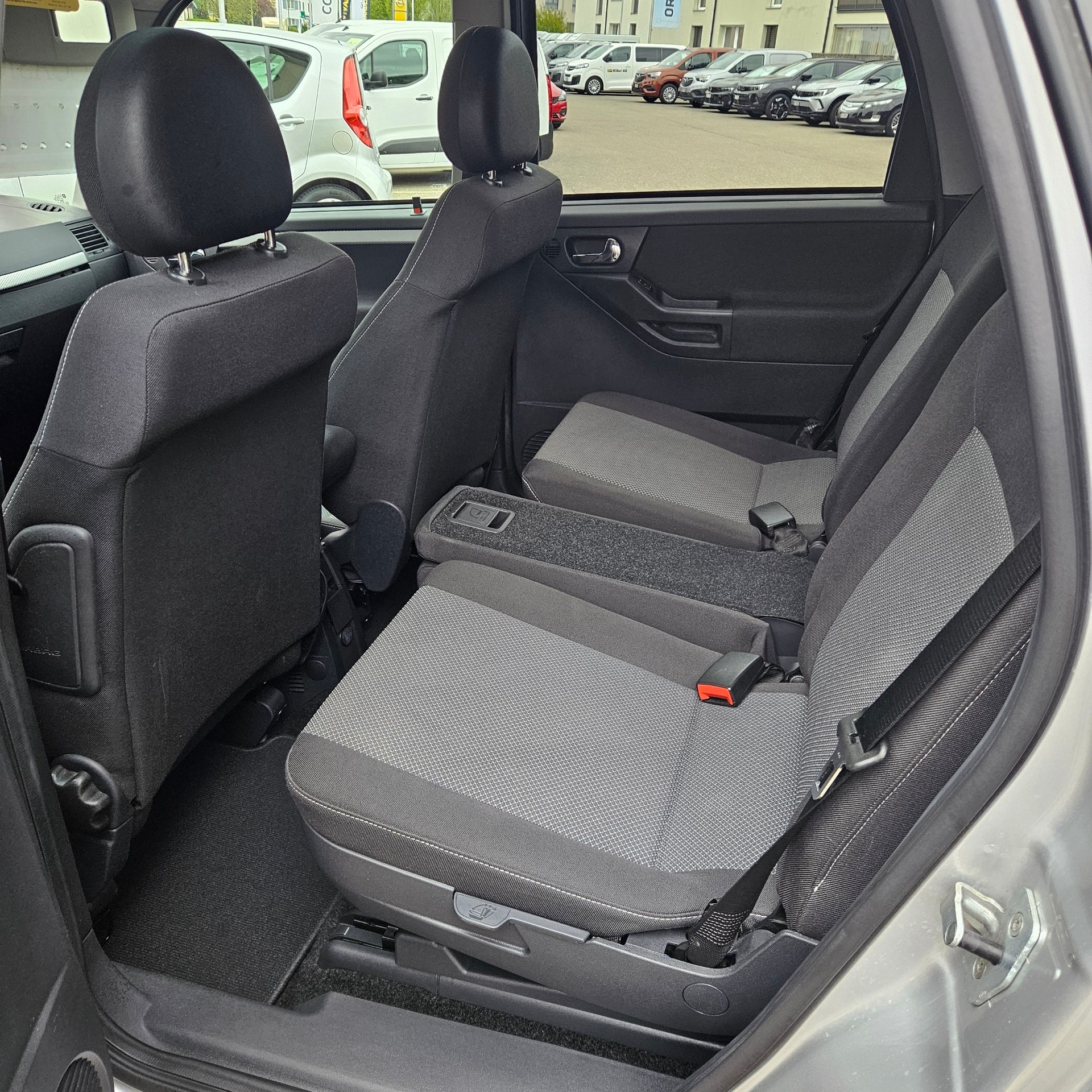 OPEL Meriva 1.8i 16V Cosmo-image-11