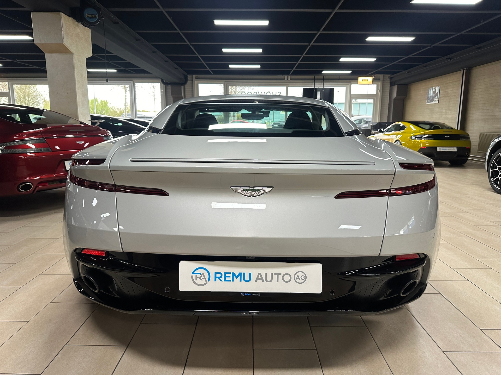 ASTON MARTIN DB11 V12 Launch Edition Touchtronic 3 AMR-image-2