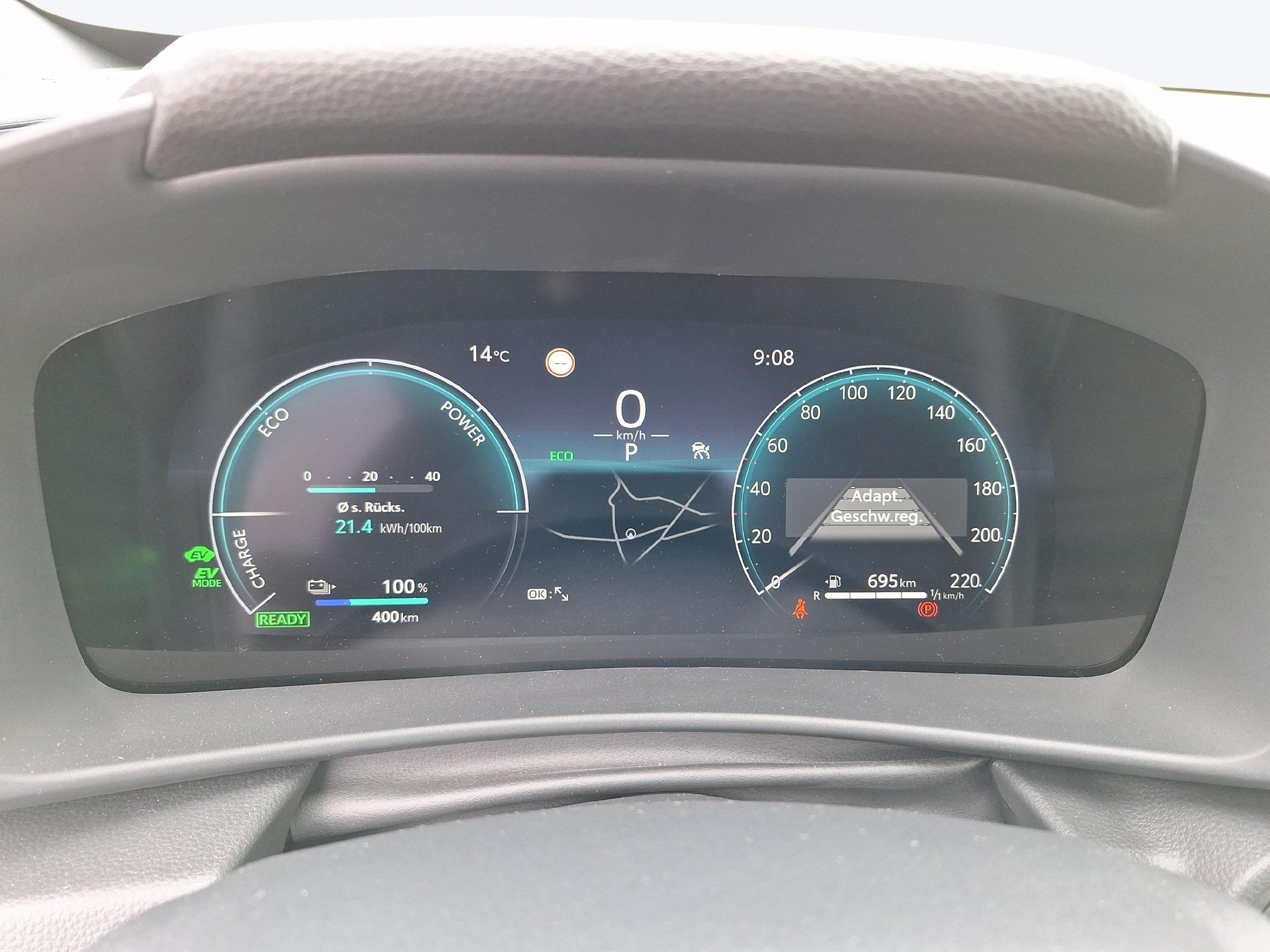 TOYOTA C-HR 2.0 PHEV Swiss Edition-image-14