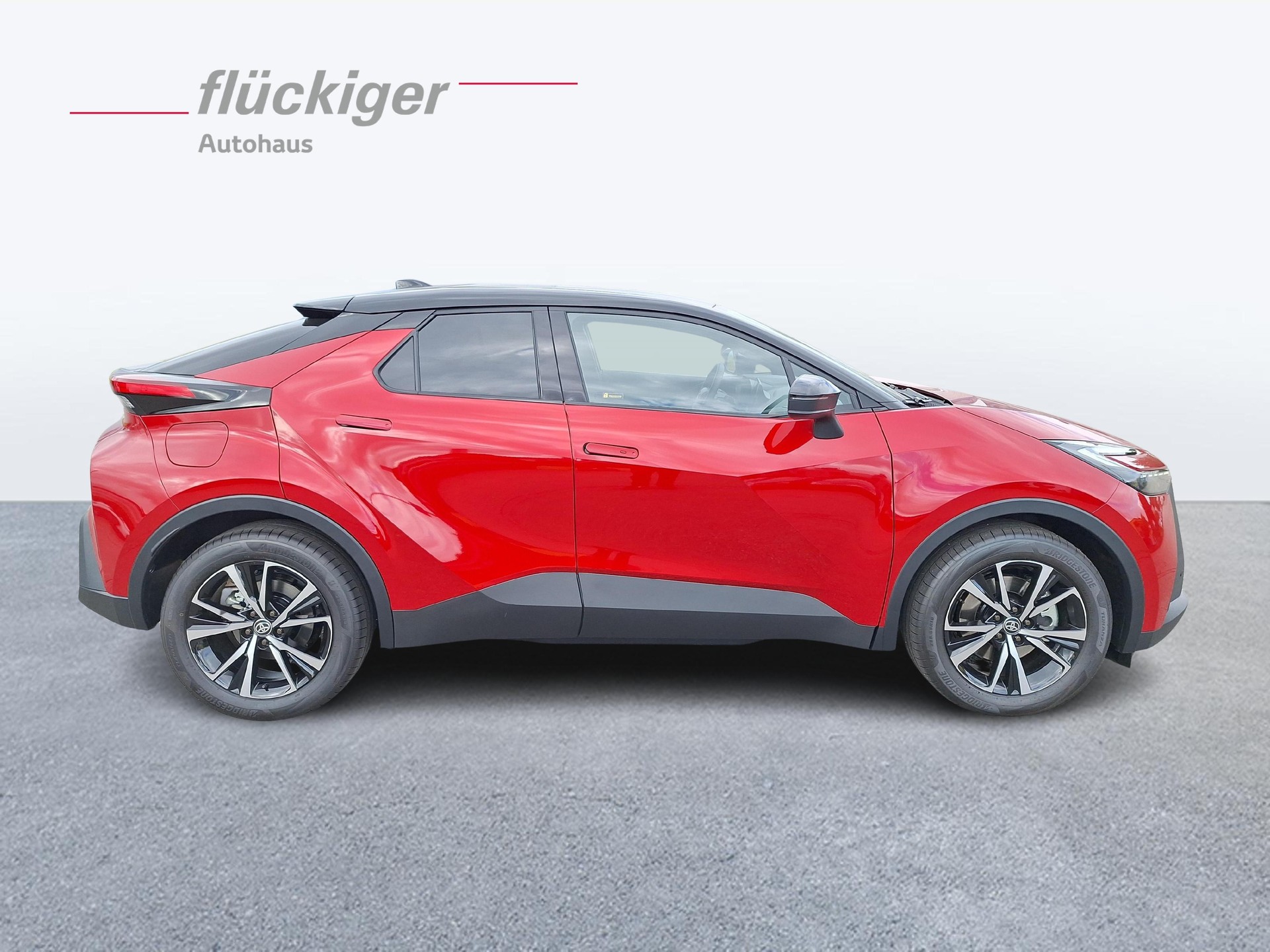 TOYOTA C-HR 2.0 PHEV Swiss Edition-showroom-element-3