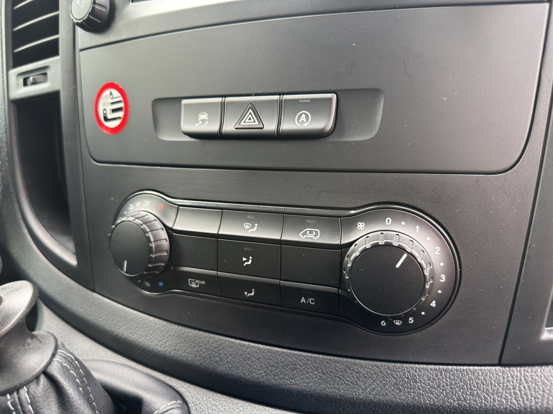 MERCEDES-BENZ Vito 116 CDI Pro-image-12