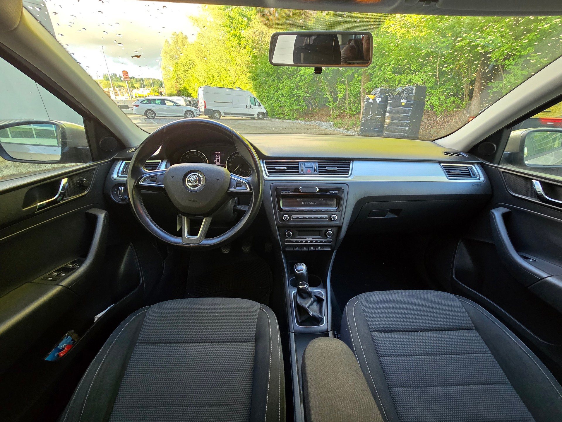 SKODA Rapid Spaceback 1.6 TDI Greenline-image-9