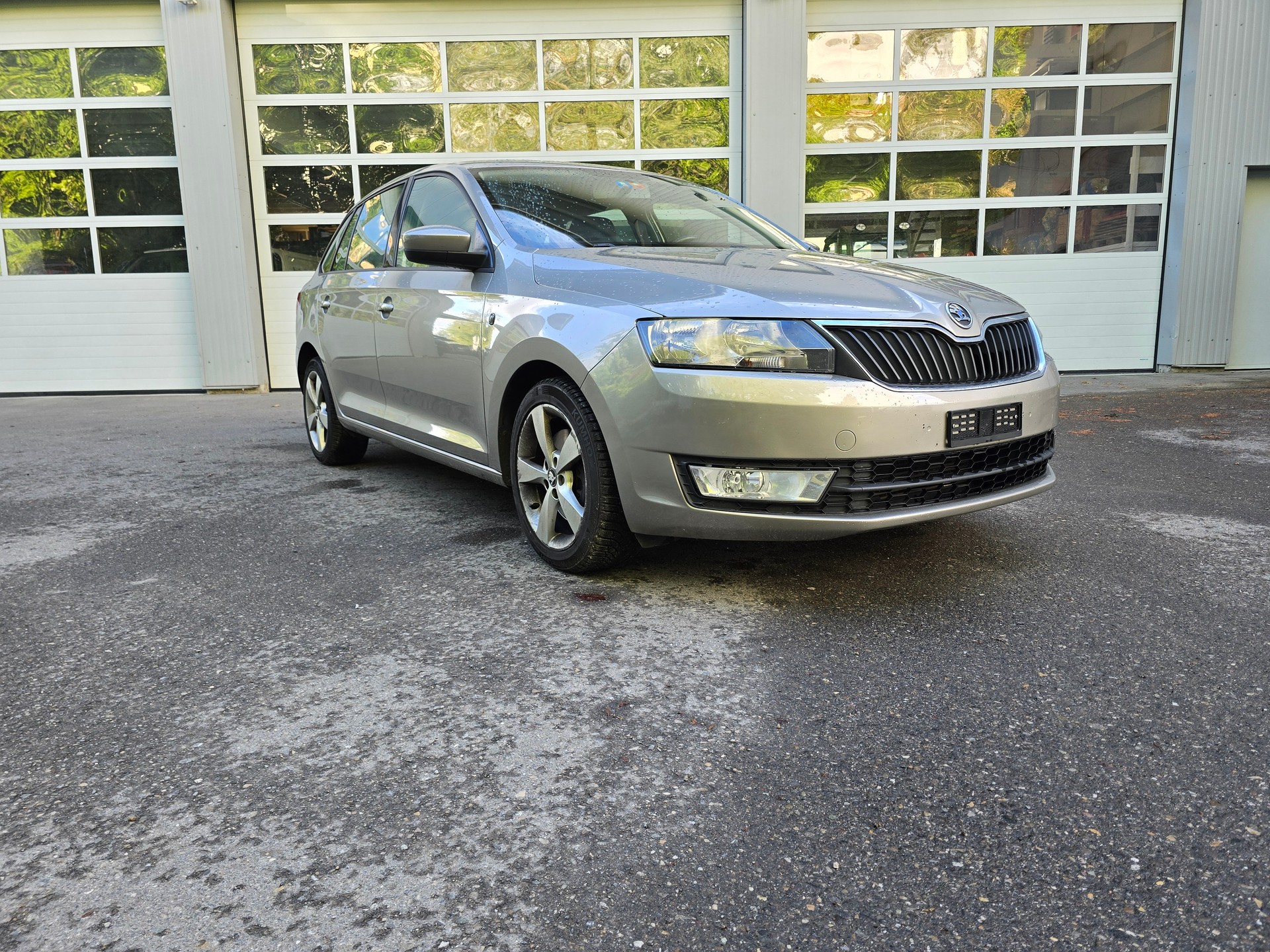 SKODA Rapid Spaceback 1.6 TDI Greenline-image-2