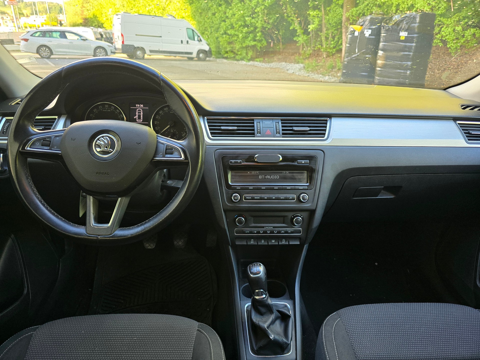SKODA Rapid Spaceback 1.6 TDI Greenline-image-10