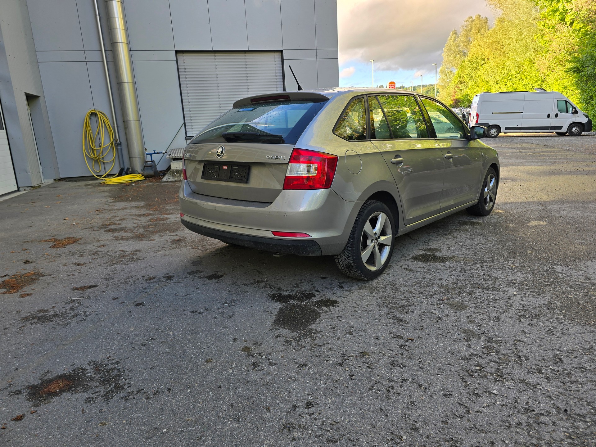 SKODA Rapid Spaceback 1.6 TDI Greenline-image-4