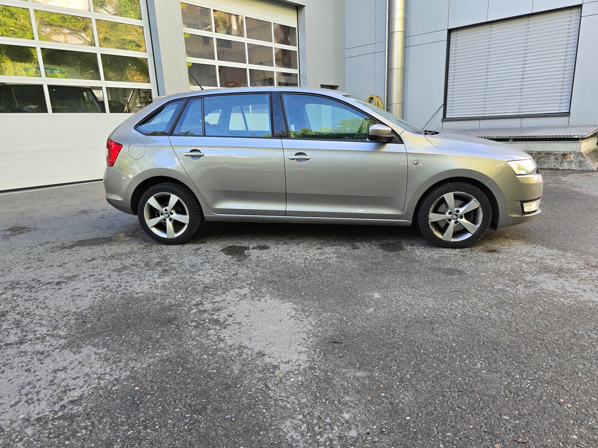 SKODA Rapid Spaceback 1.6 TDI Greenline-image-3