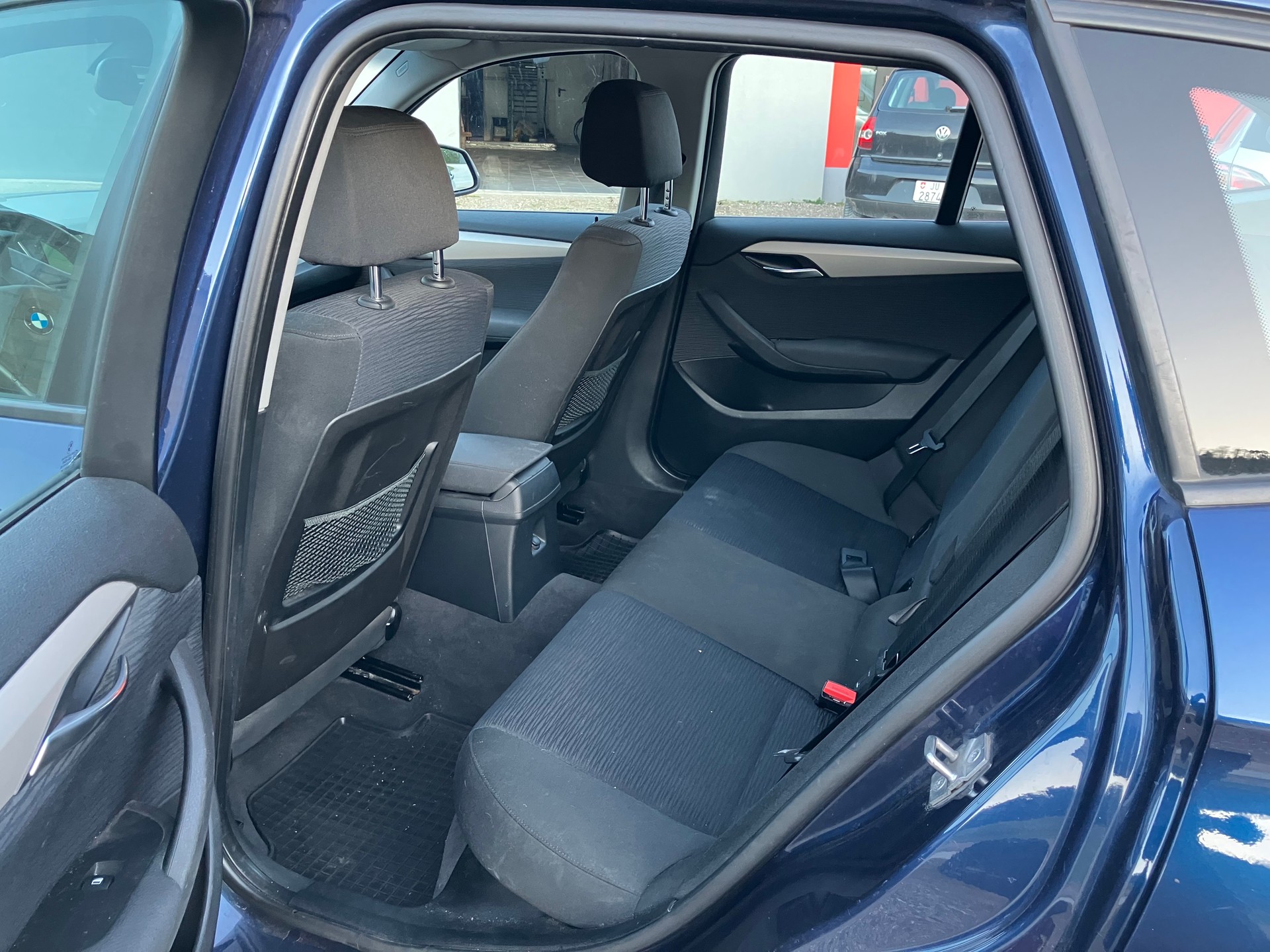 BMW X1 xDrive 20i-image-6