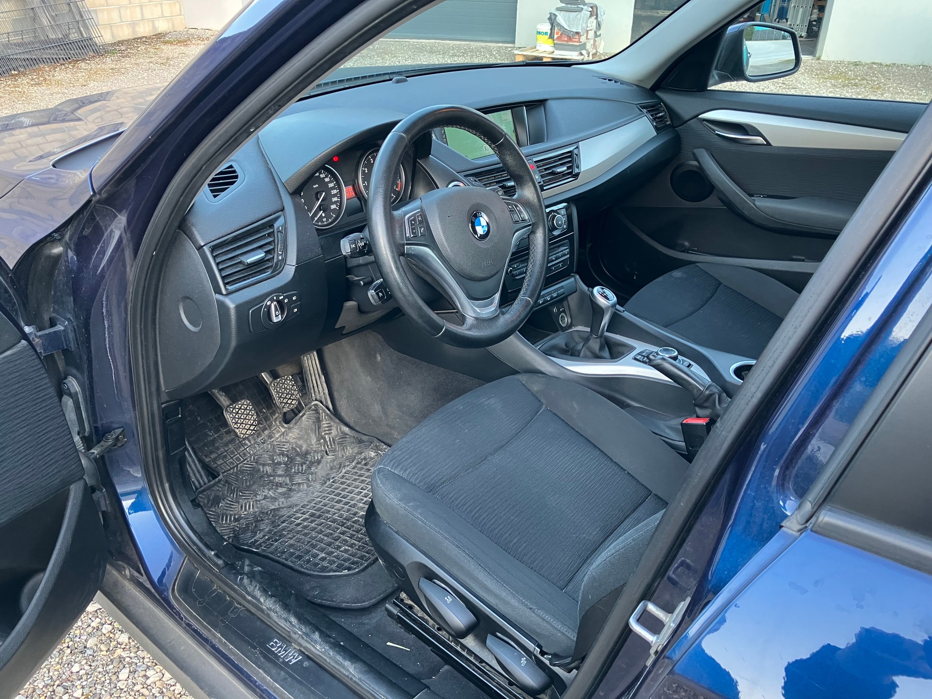 BMW X1 xDrive 20i-image-5