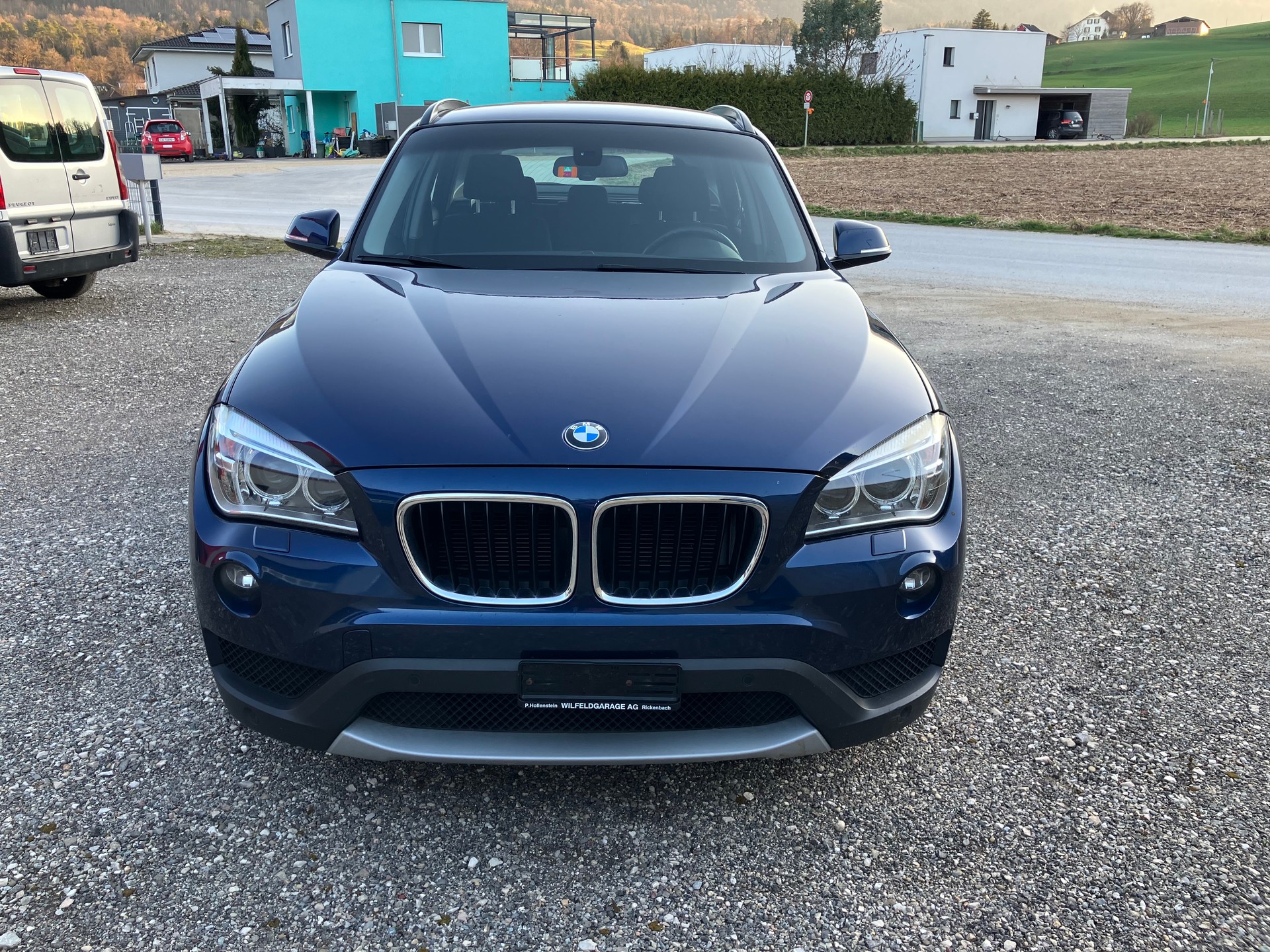 BMW X1 xDrive 20i-image-2