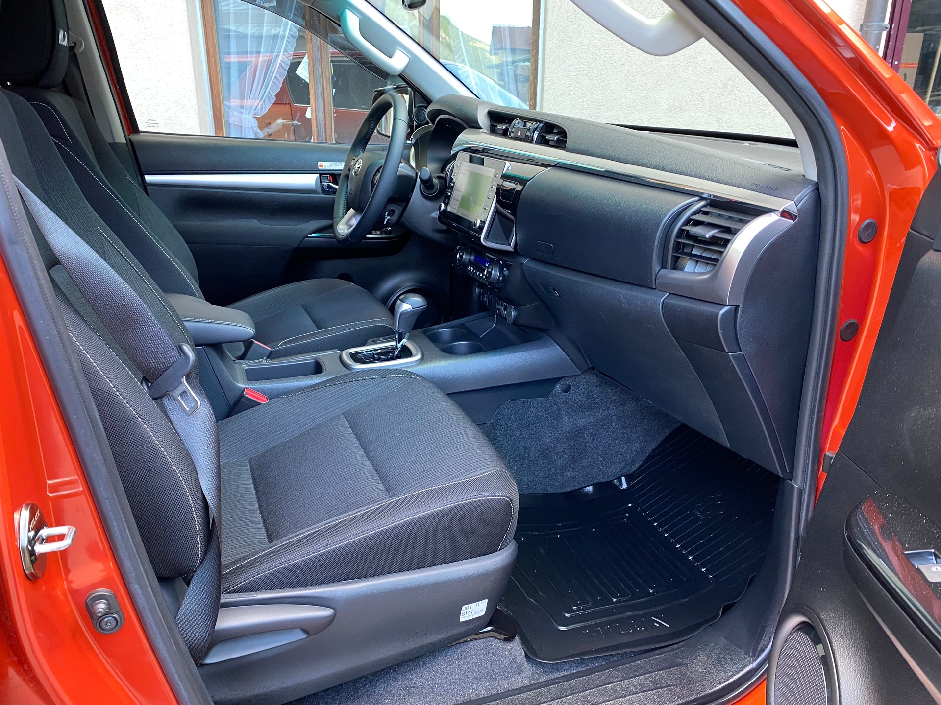 TOYOTA Hilux 2.8D-4D Limited Edition Double Cab 4x4 A-image-6