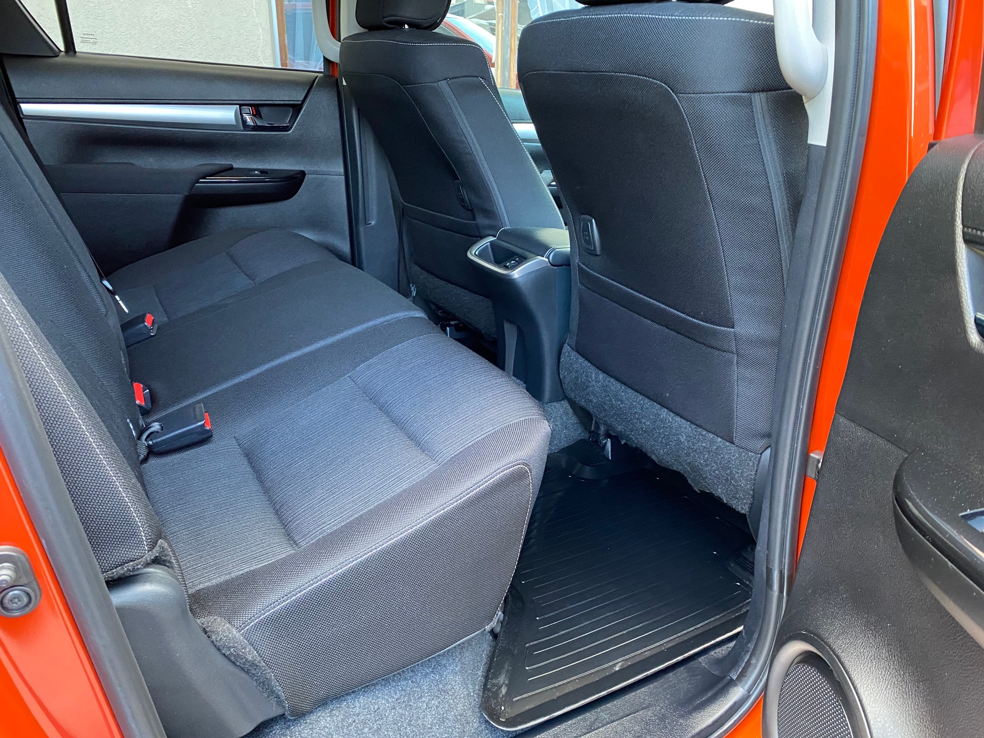 TOYOTA Hilux 2.8D-4D Limited Edition Double Cab 4x4 A-image-7