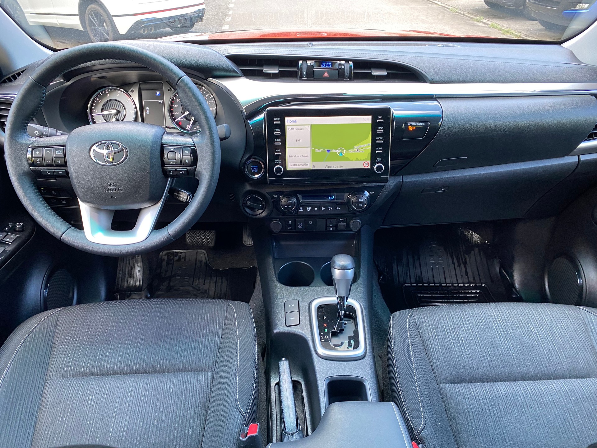 TOYOTA Hilux 2.8D-4D Limited Edition Double Cab 4x4 A-image-3