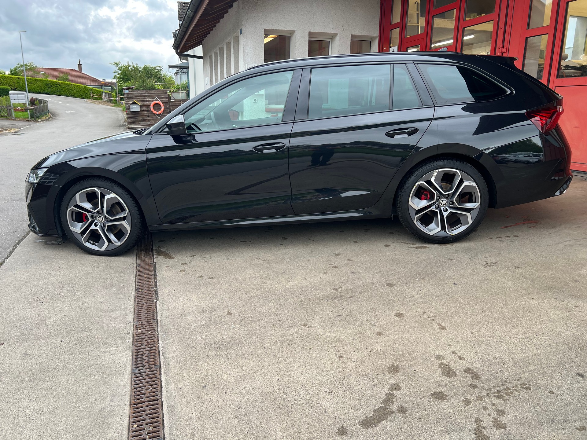 SKODA Octavia Combi 2.0 TDI DSG RS 4x4-showroom-element-2
