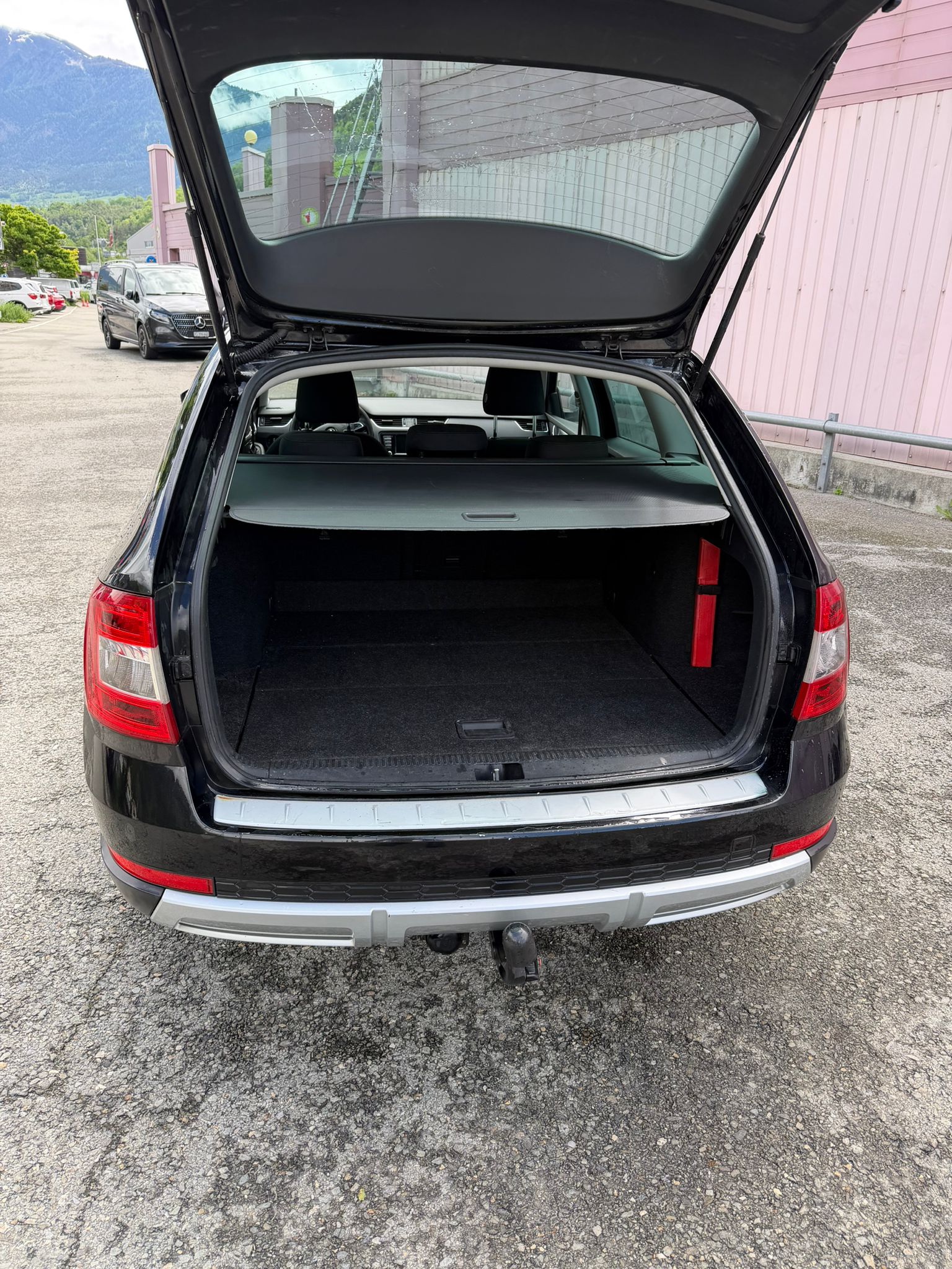 SKODA Octavia Combi 2.0 TDI Scout 4x4 DSG-image-8