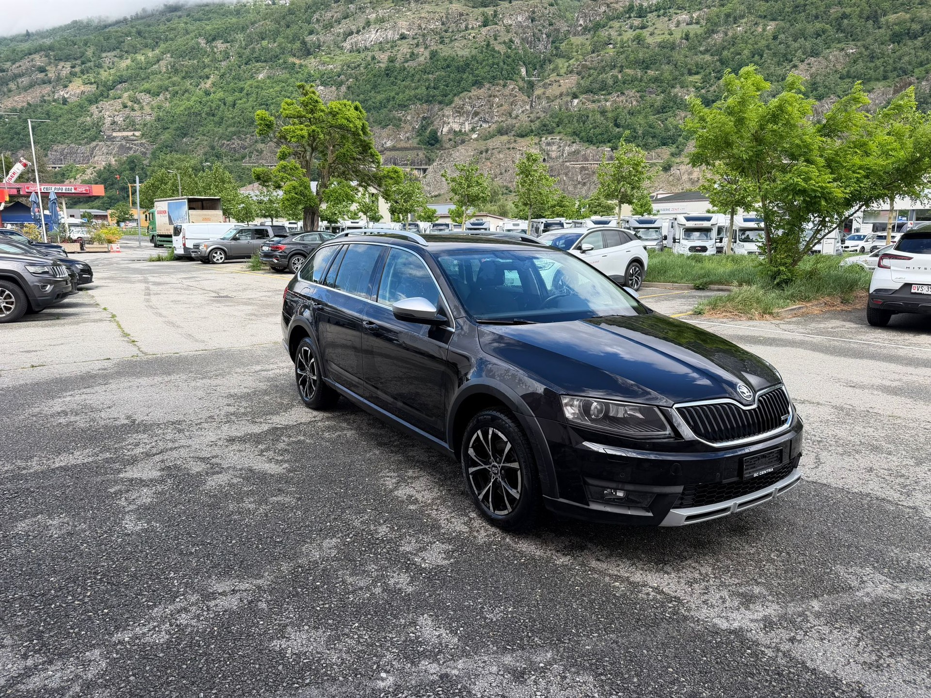 SKODA Octavia Combi 2.0 TDI Scout 4x4 DSG-image-2