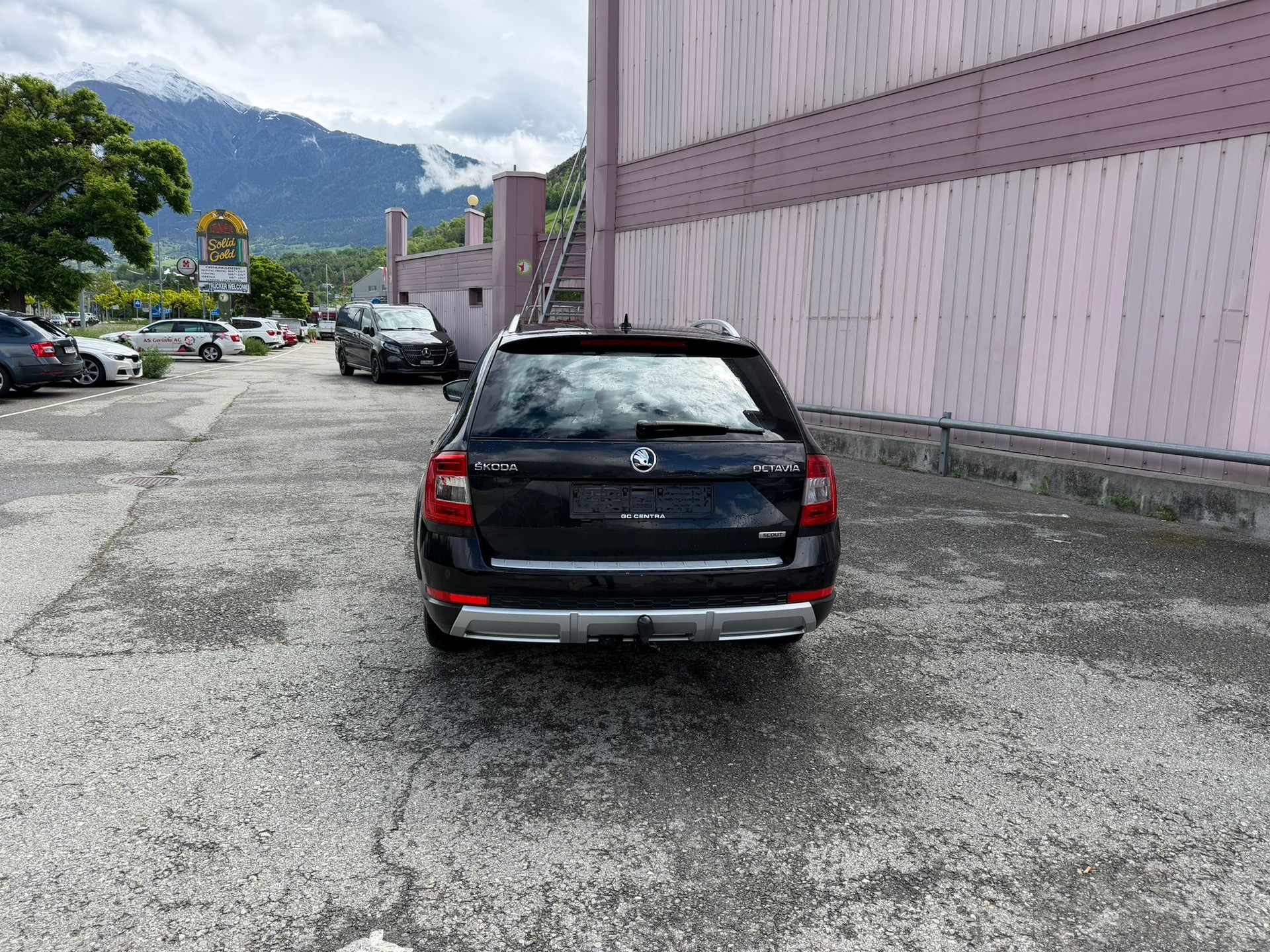 SKODA Octavia Combi 2.0 TDI Scout 4x4 DSG-image-4