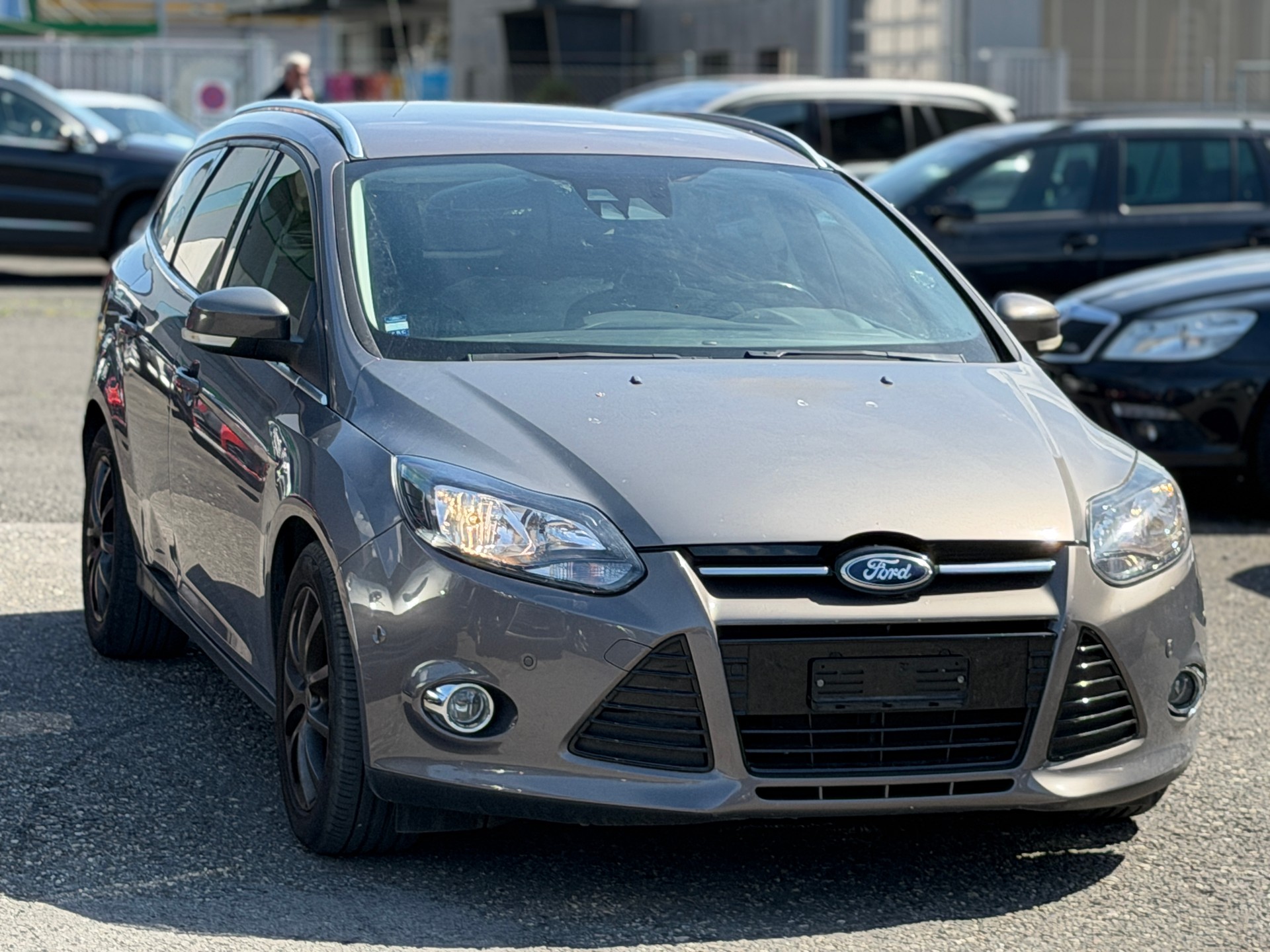 FORD Focus 1.0 SCTi Titanium-image-2