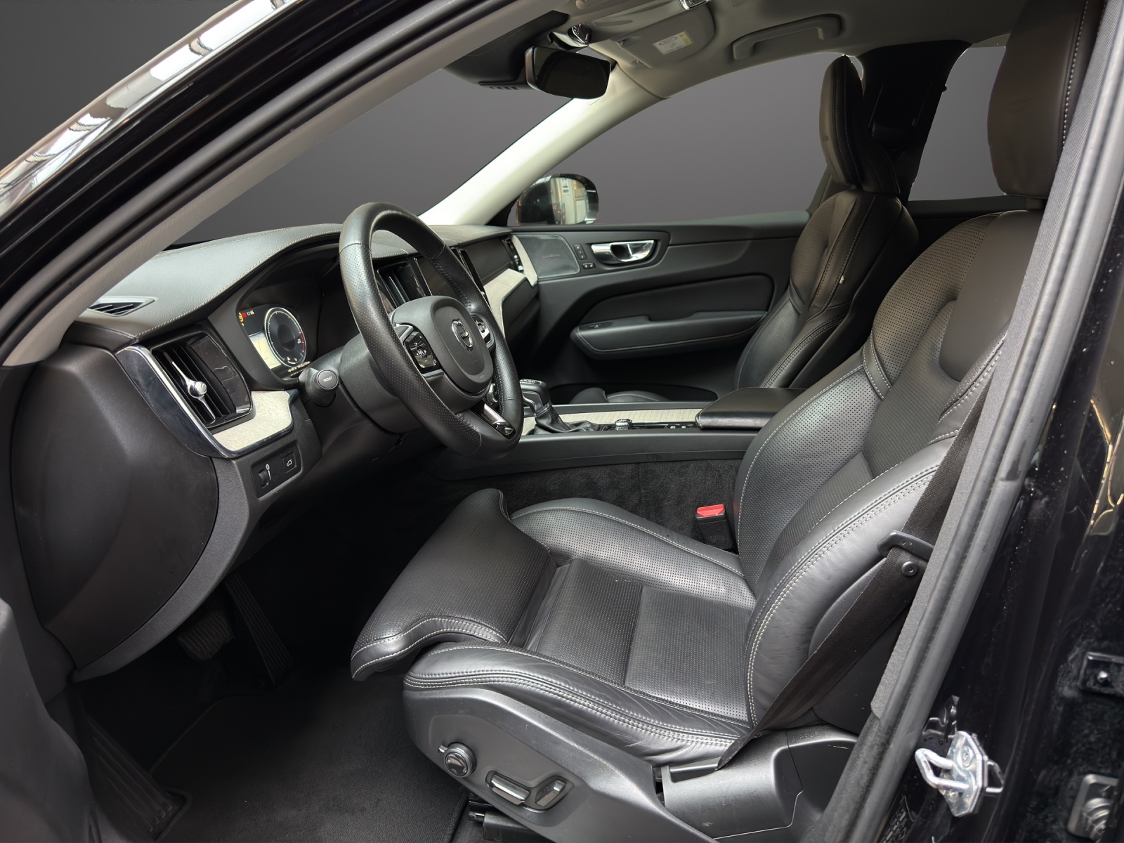 VOLVO XC60 D4 AWD Inscription Geartronic-image-7