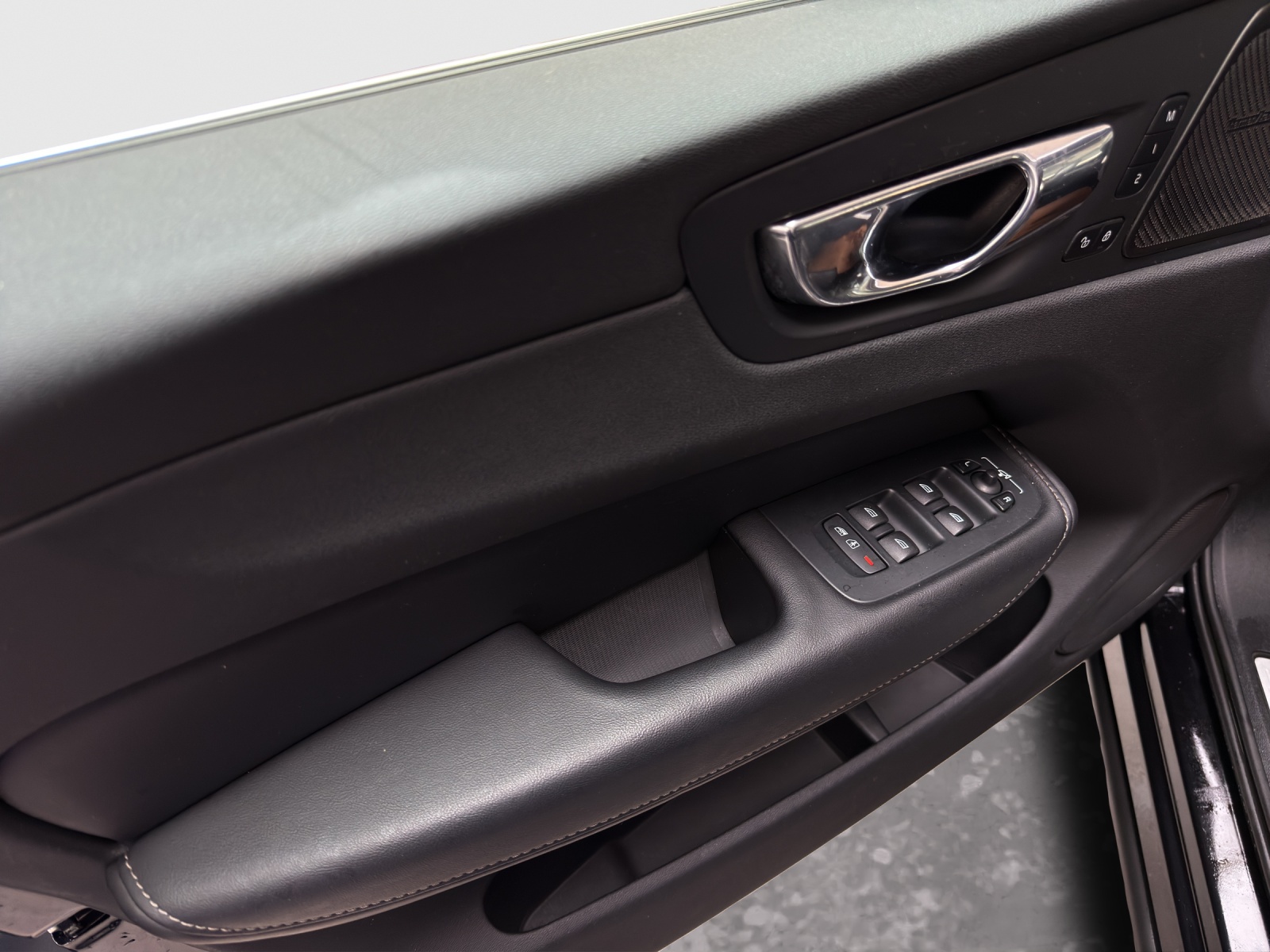 VOLVO XC60 D4 AWD Inscription Geartronic-image-8