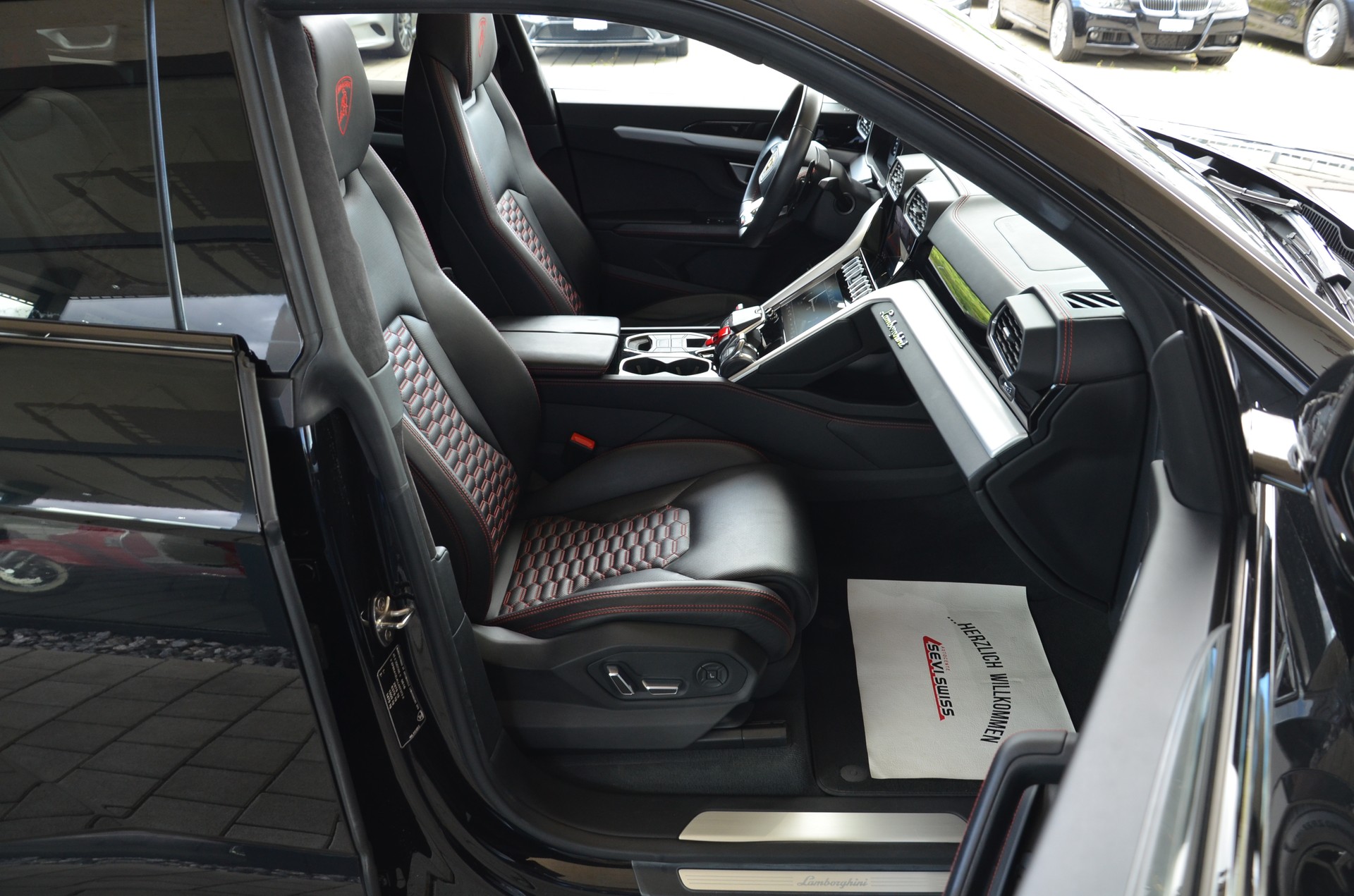 LAMBORGHINI Urus E-Gear-image-15