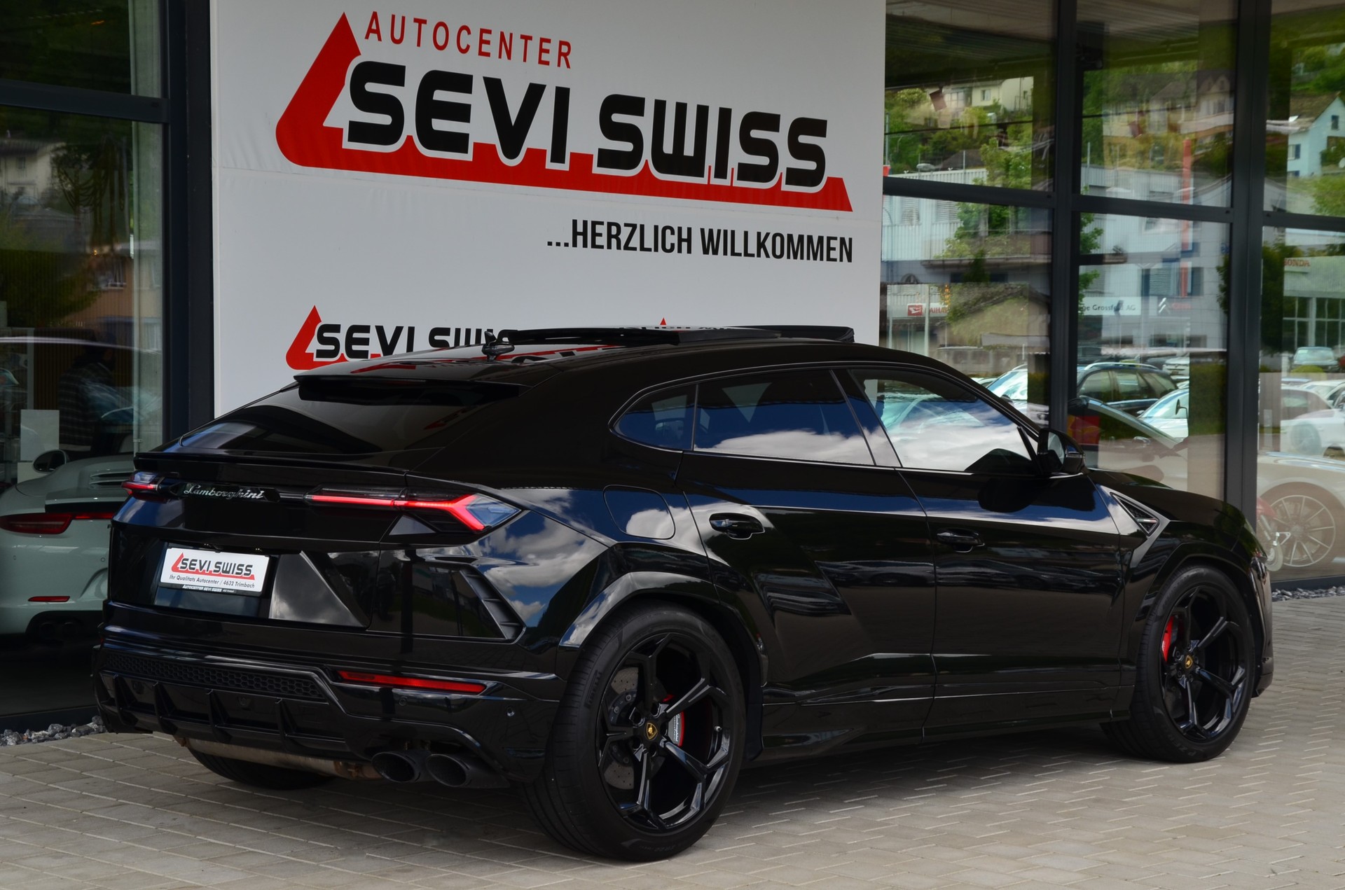 LAMBORGHINI Urus E-Gear-image-5