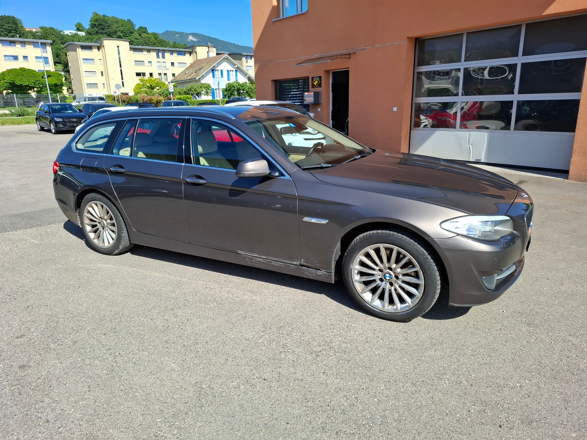 BMW 530d xDrive Touring Steptronic-image-5