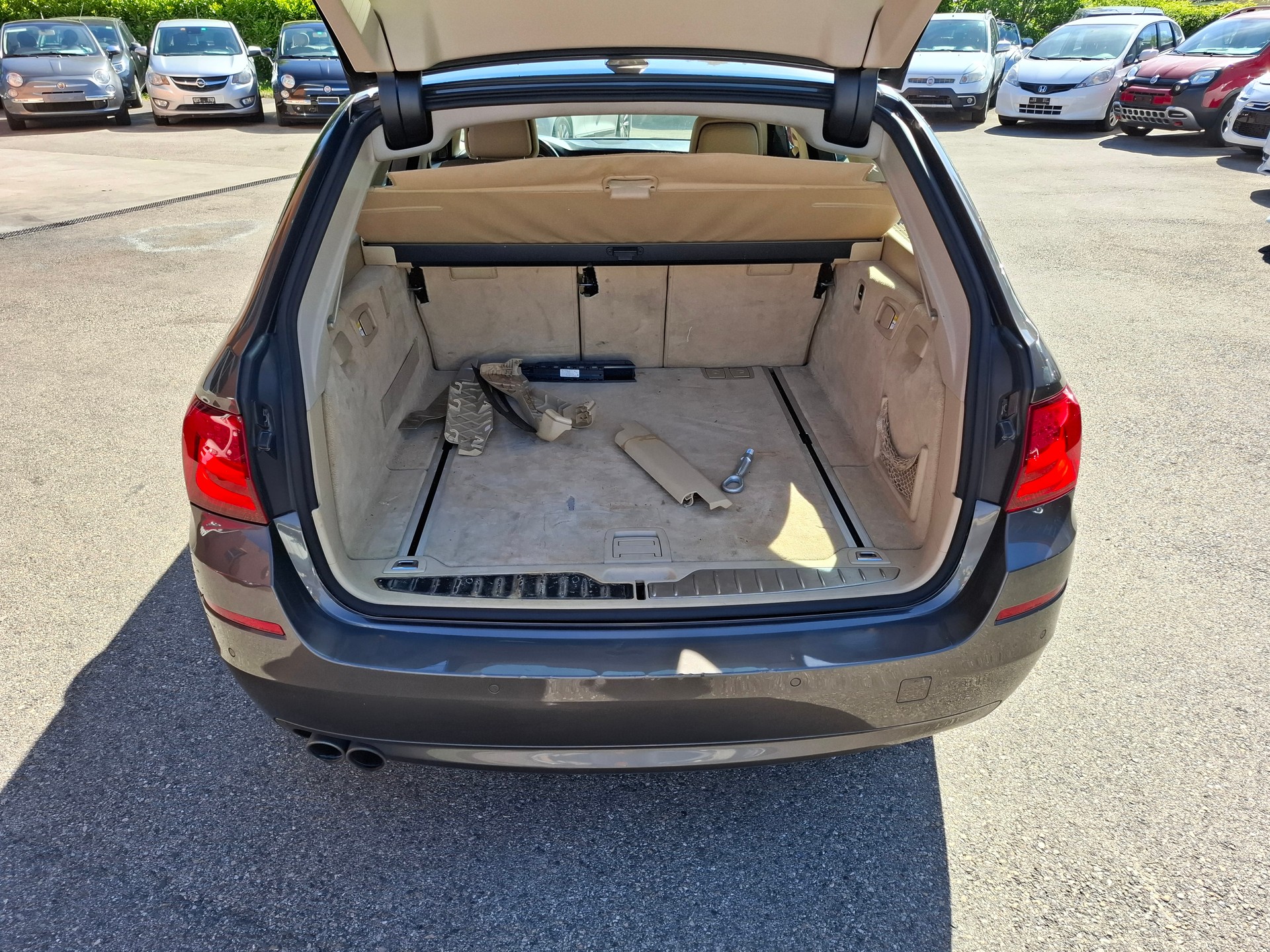 BMW 530d xDrive Touring Steptronic-image-13