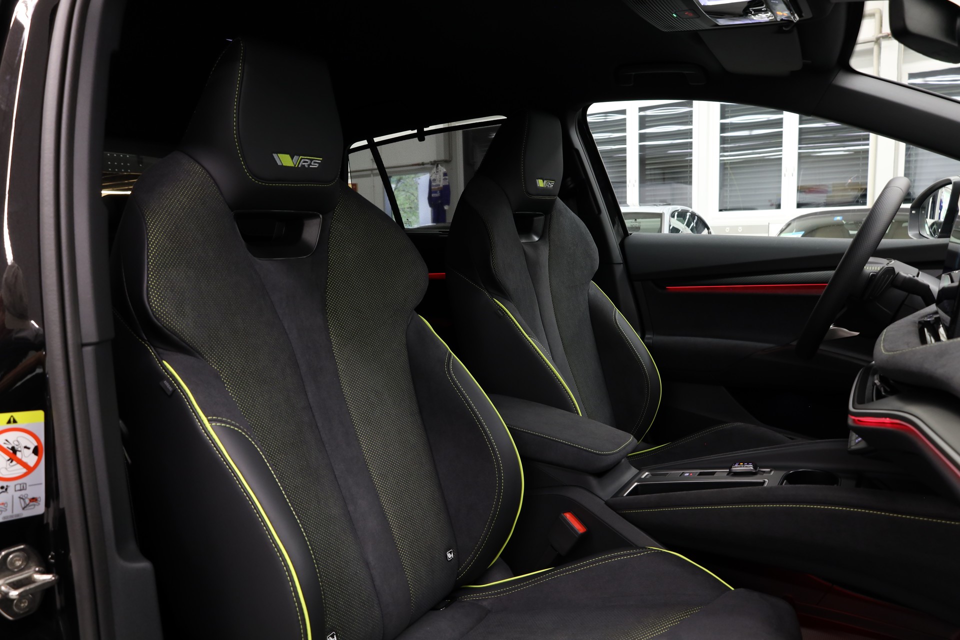 SKODA Elroq RS 4x4-image-17