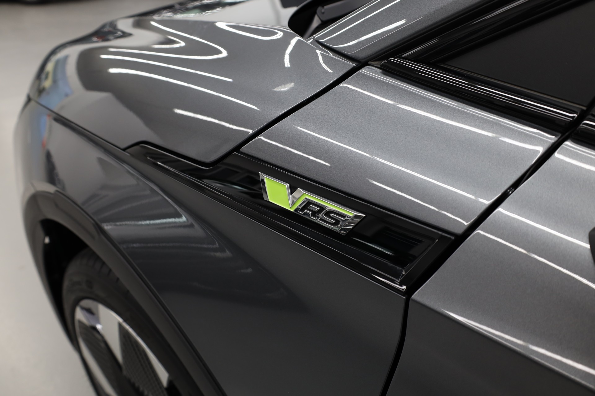 SKODA Elroq RS 4x4-image-10