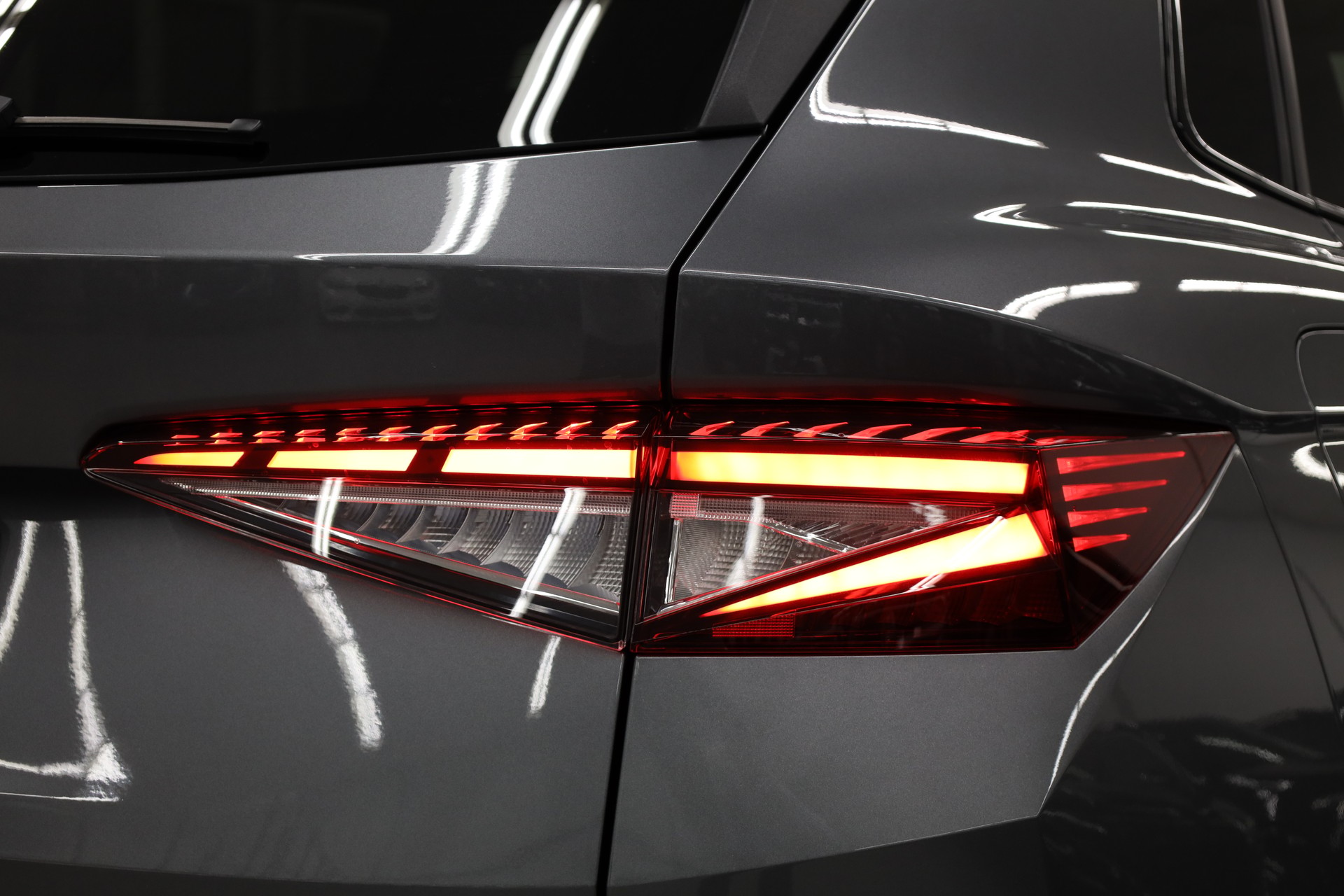SKODA Elroq RS 4x4-image-9