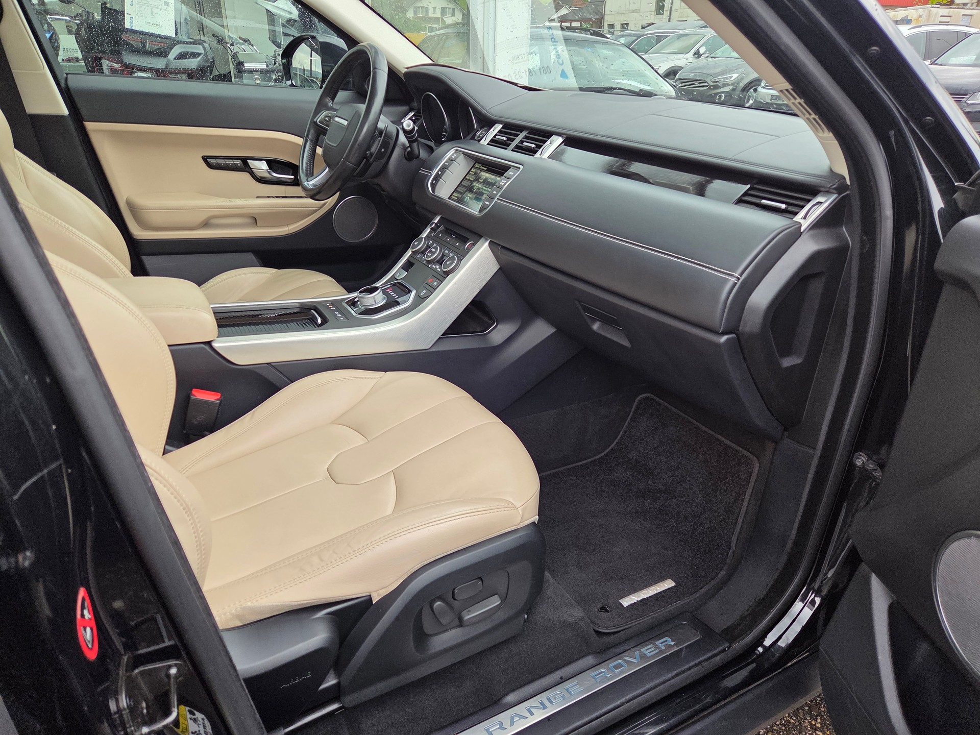 LAND ROVER Range Rover Evoque 2.2 SD4 Prestige AT9-image-11