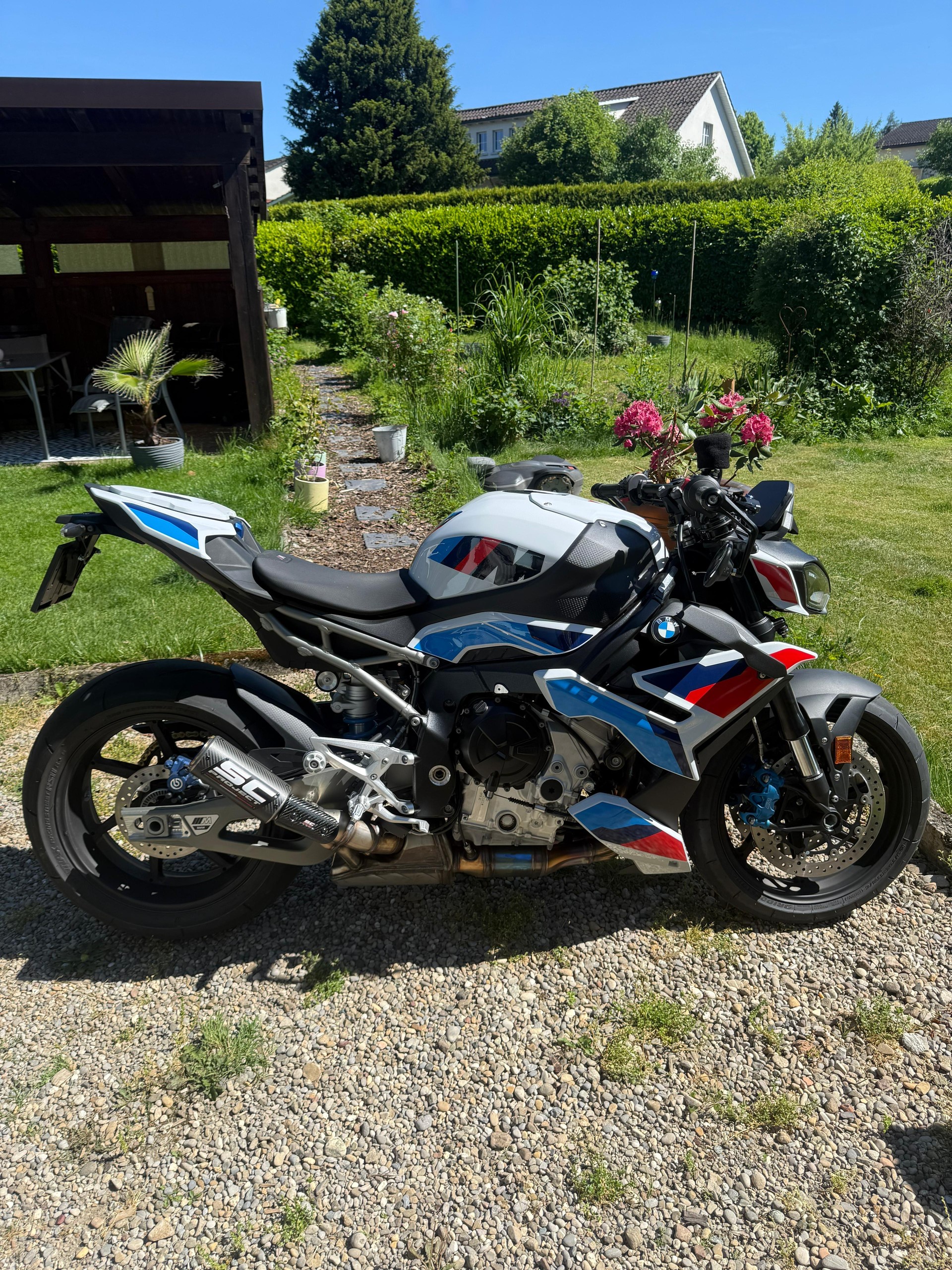 BMW M 1000 R-image-1