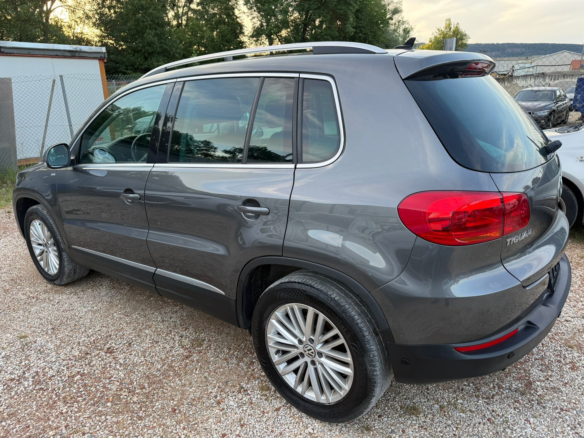 VW Tiguan 2.0 TSI Cup 4Motion-image-3