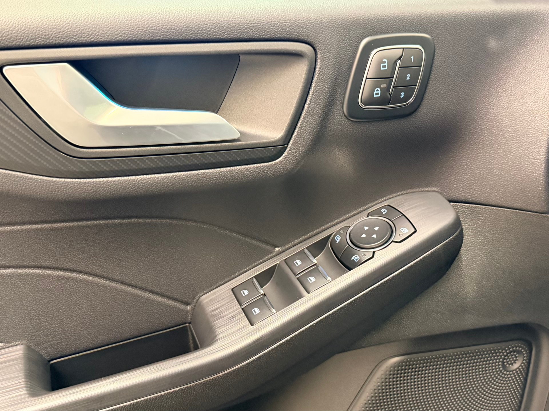 FORD Kuga 2.5 FHEV ST-LINE X 4WD-image-13