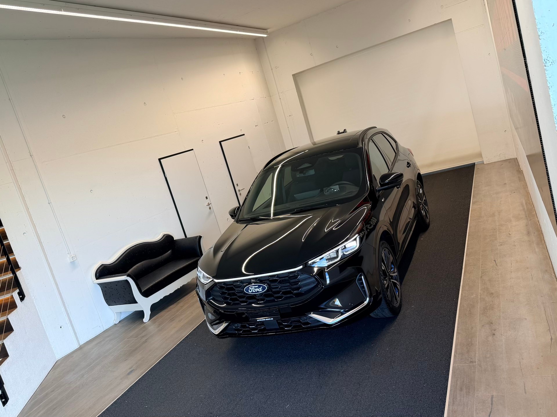 FORD Kuga 2.5 FHEV ST-LINE X 4WD-showroom-element-3
