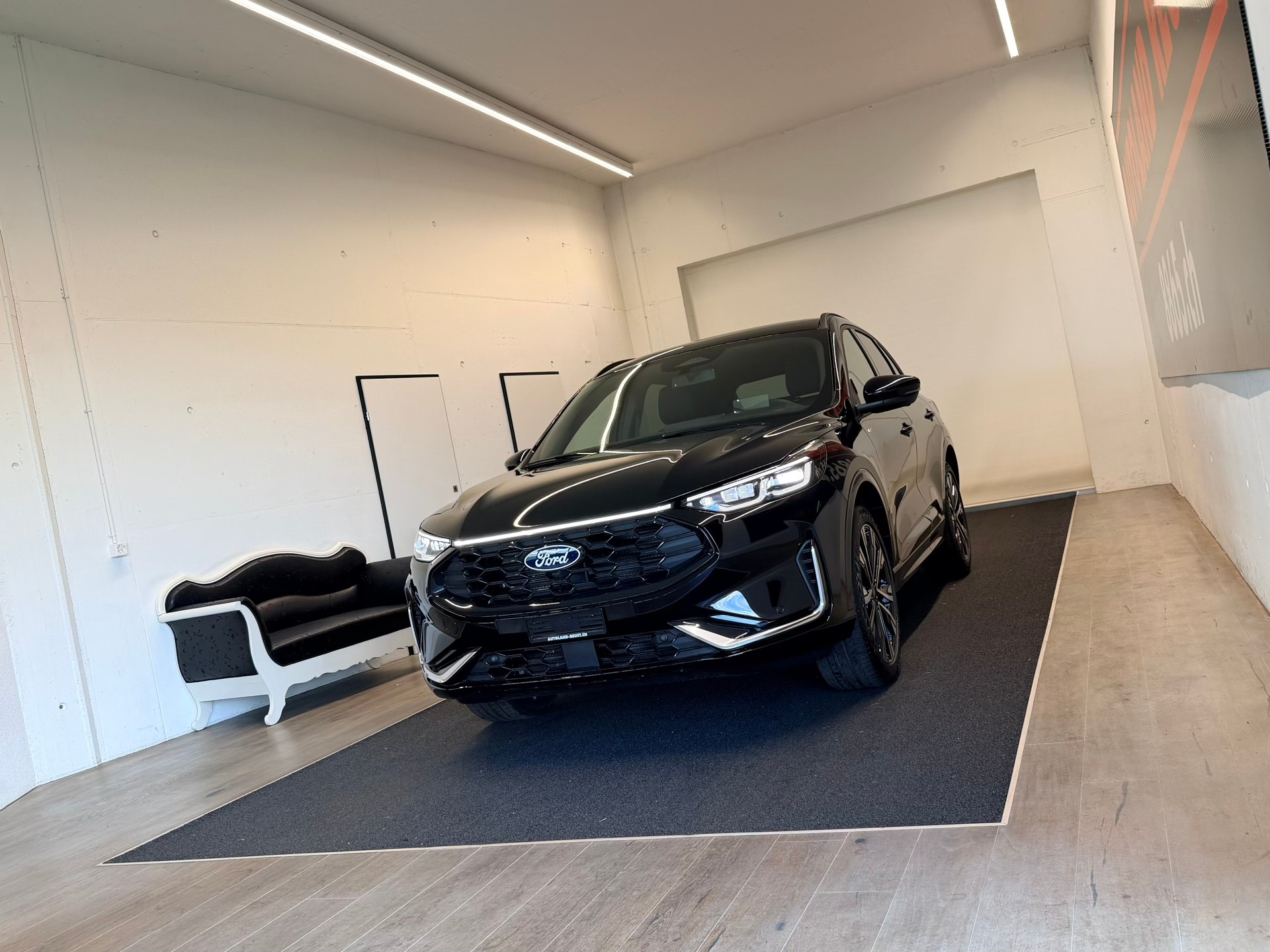 FORD Kuga 2.5 FHEV ST-LINE X 4WD-showroom-element-2