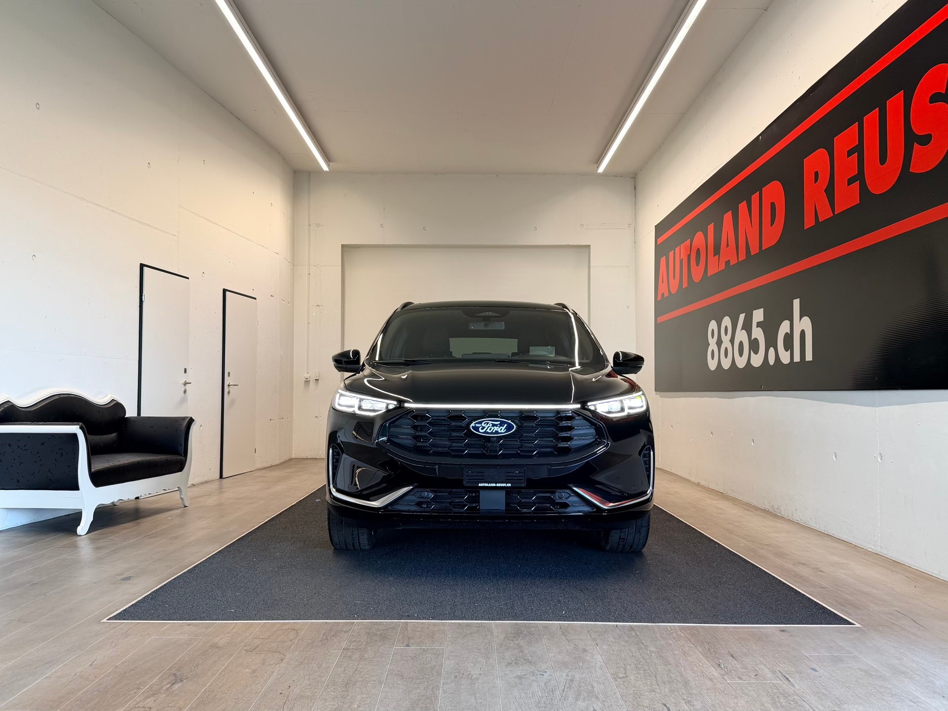 FORD Kuga 2.5 FHEV ST-LINE X 4WD-showroom-element-1