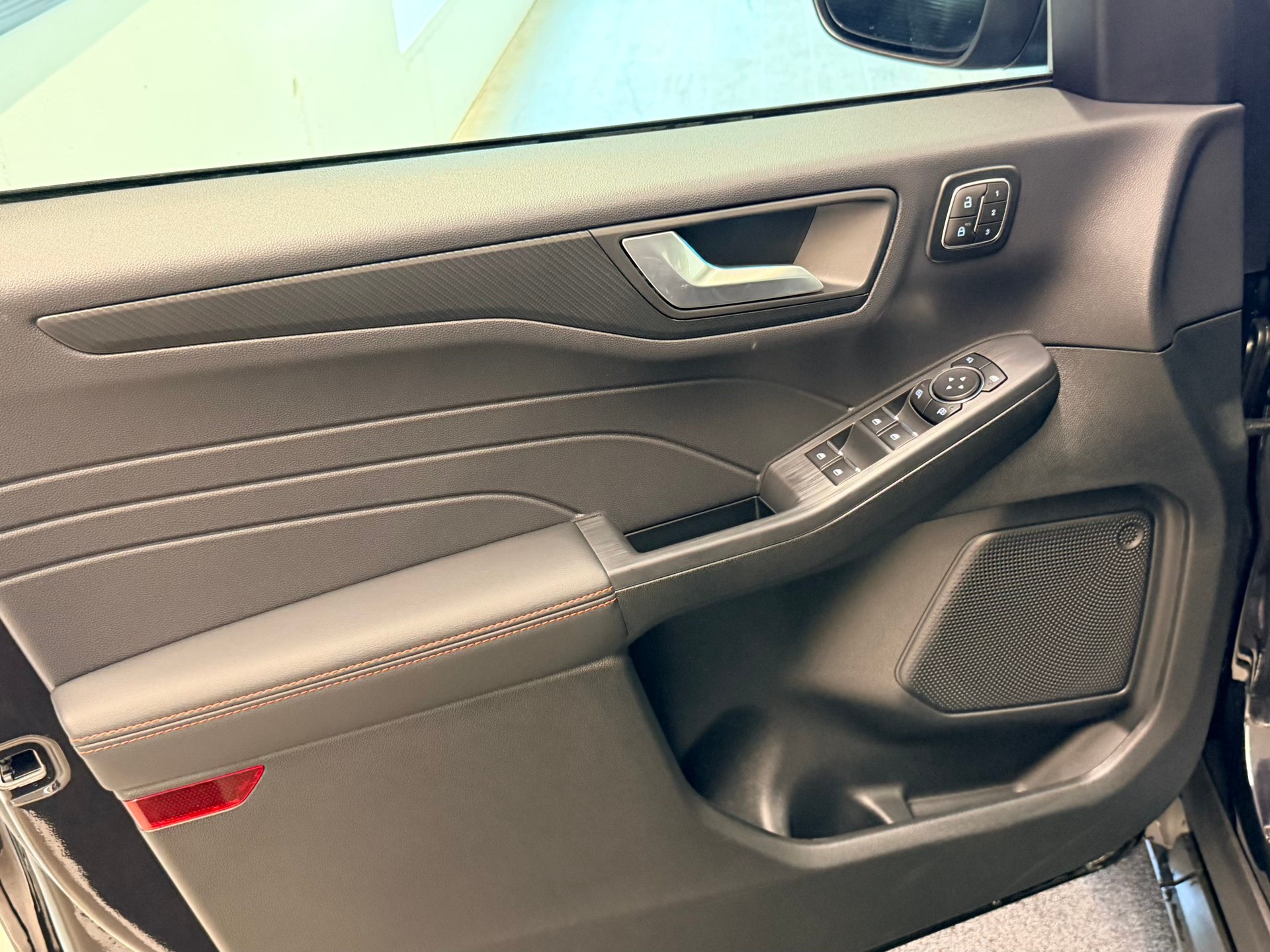FORD Kuga 2.5 FHEV ST-LINE X 4WD-image-12