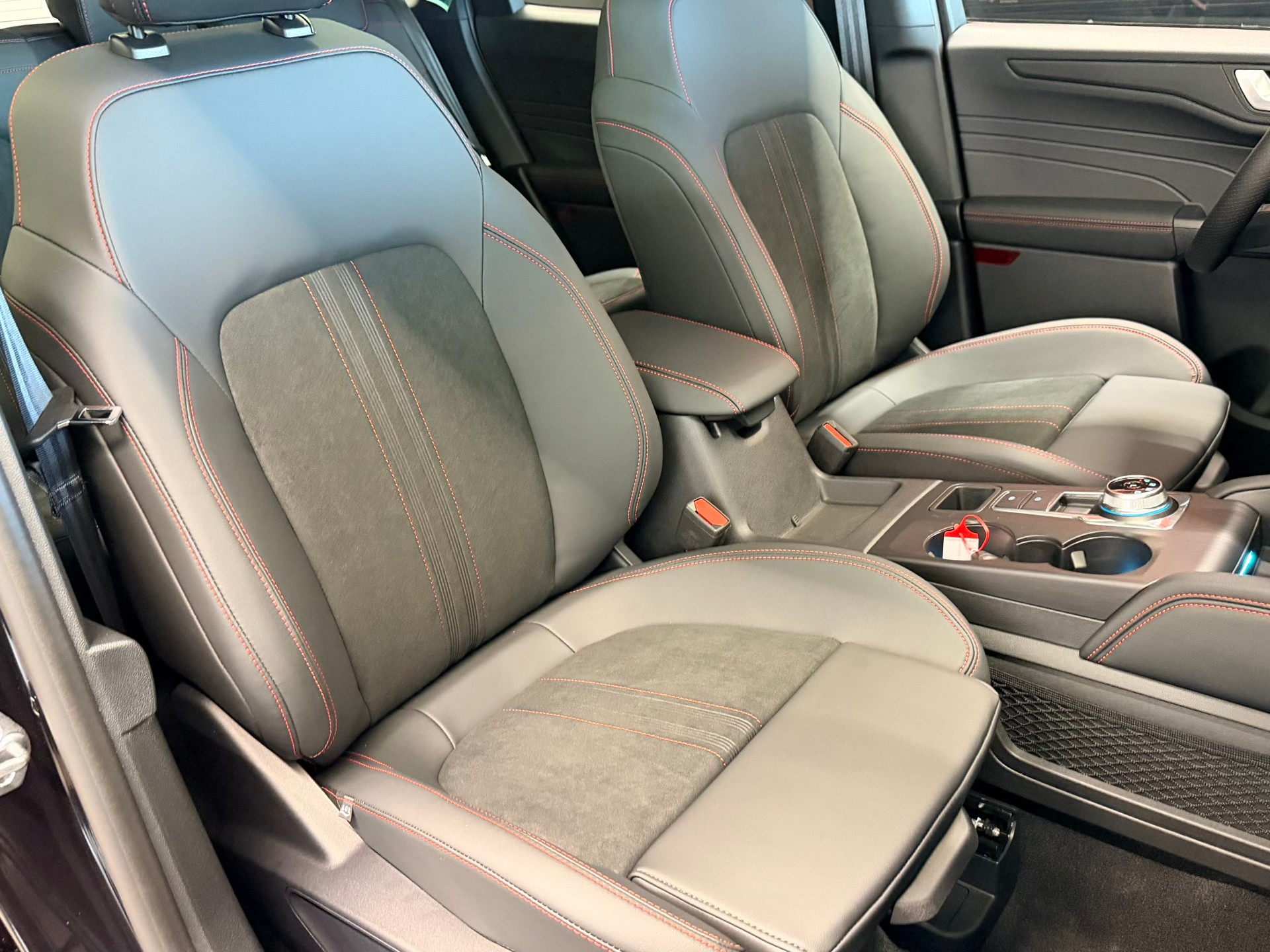 FORD Kuga 2.5 FHEV ST-LINE X 4WD-image-22