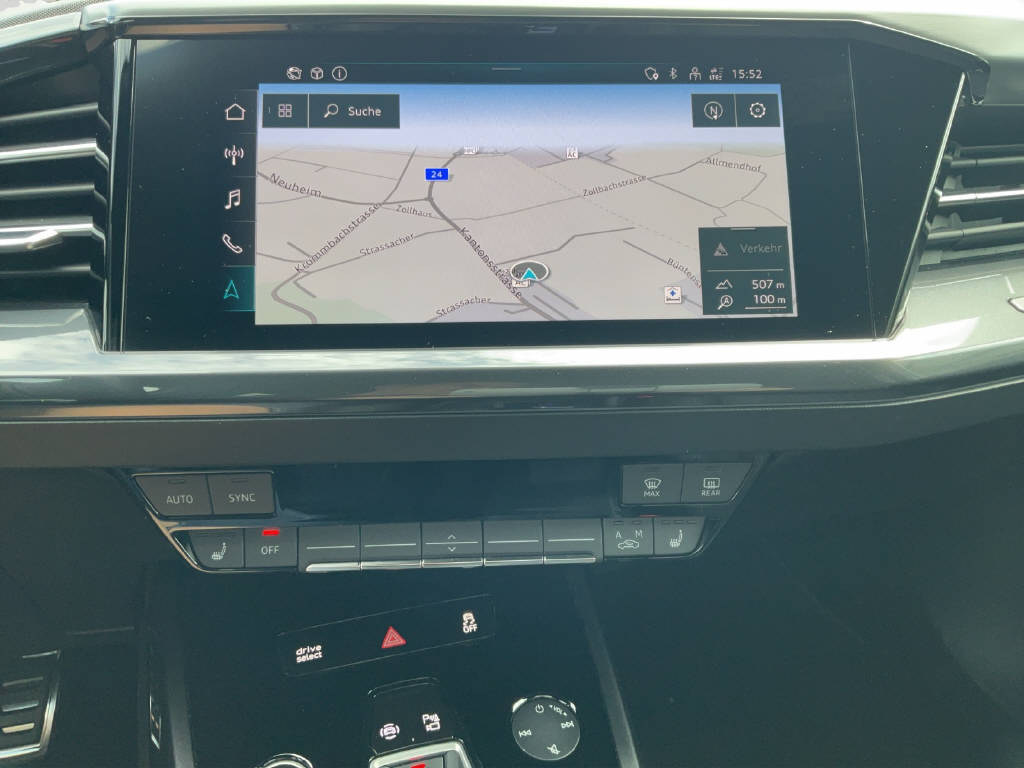 AUDI Q4 e-tron 50 quattro-image-11