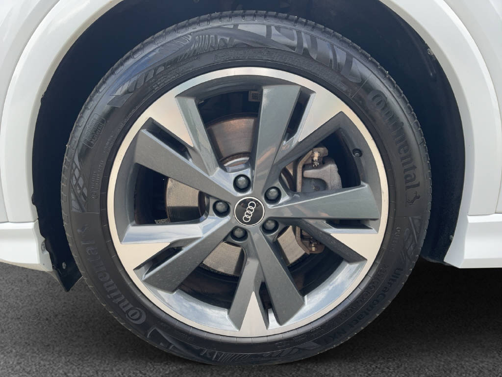 AUDI Q4 e-tron 50 quattro-image-13