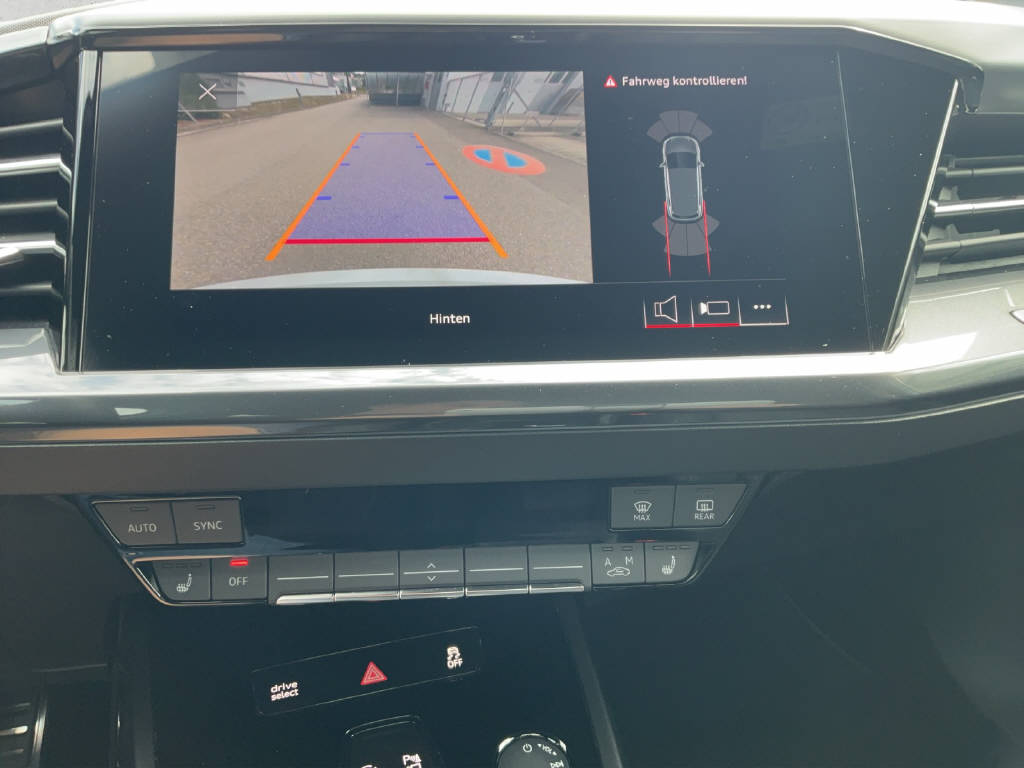 AUDI Q4 e-tron 50 quattro-image-12