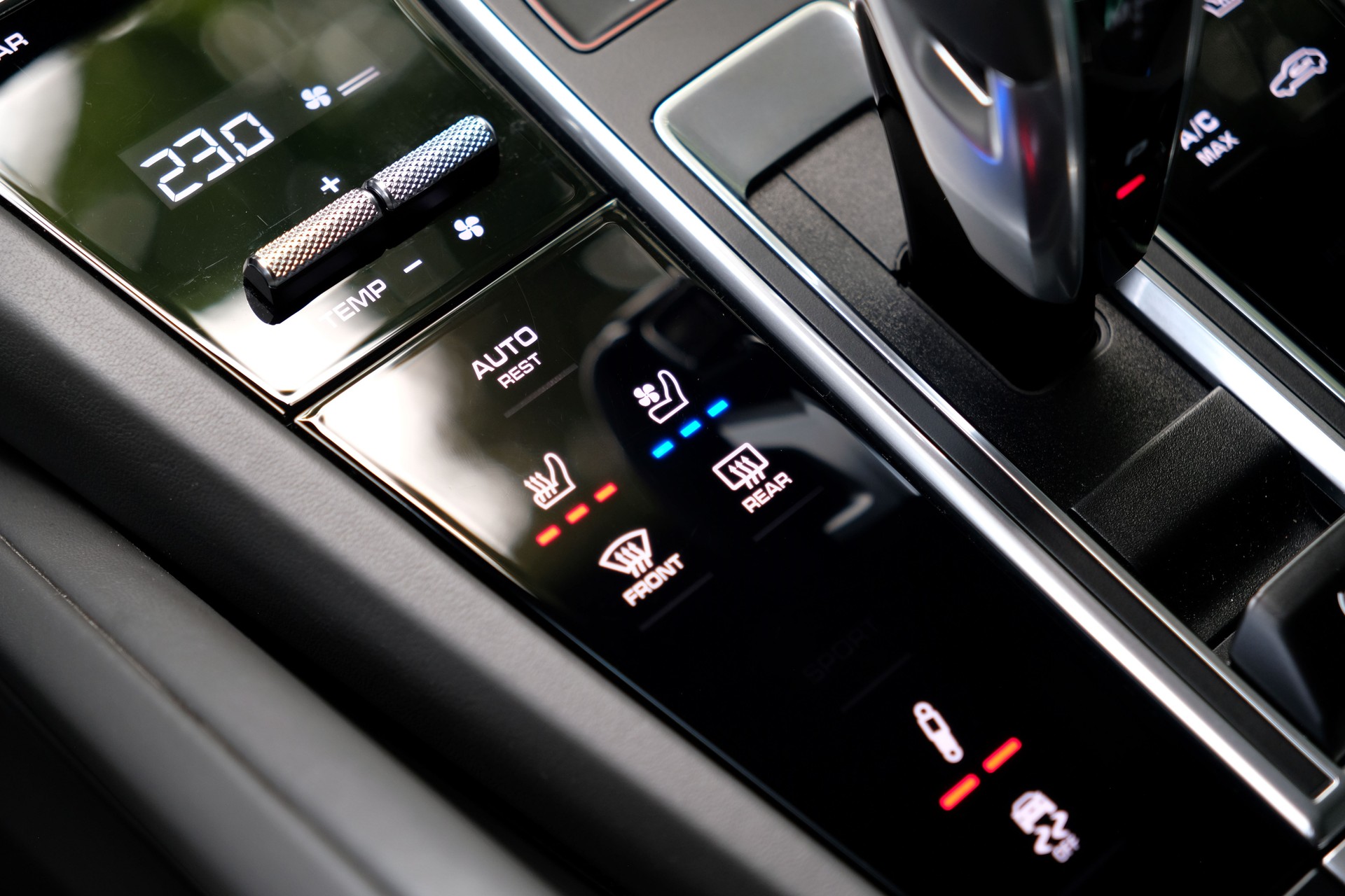 PORSCHE Cayenne S-image-22